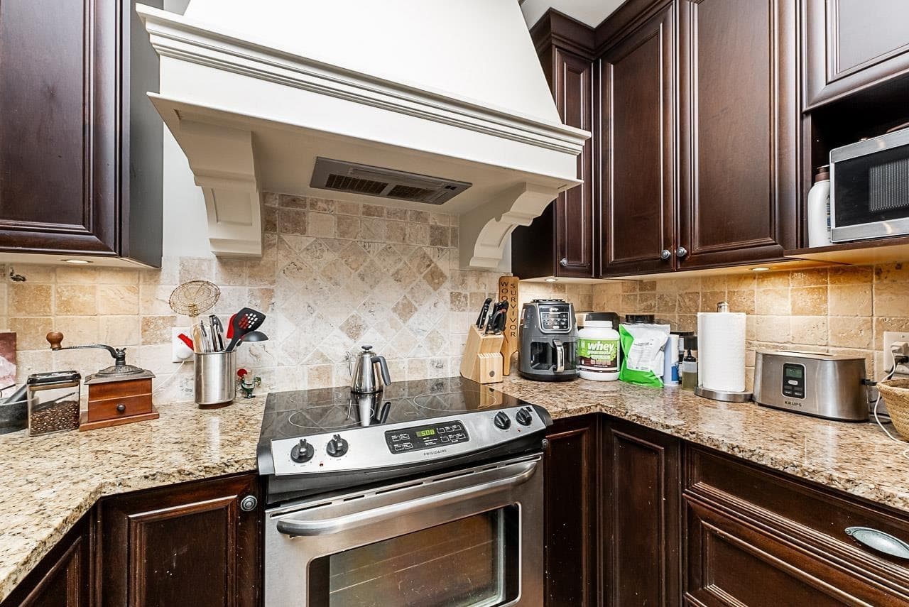 107 - 19530 65 Avenue, Surrey, V4N 6M1 — photo 5