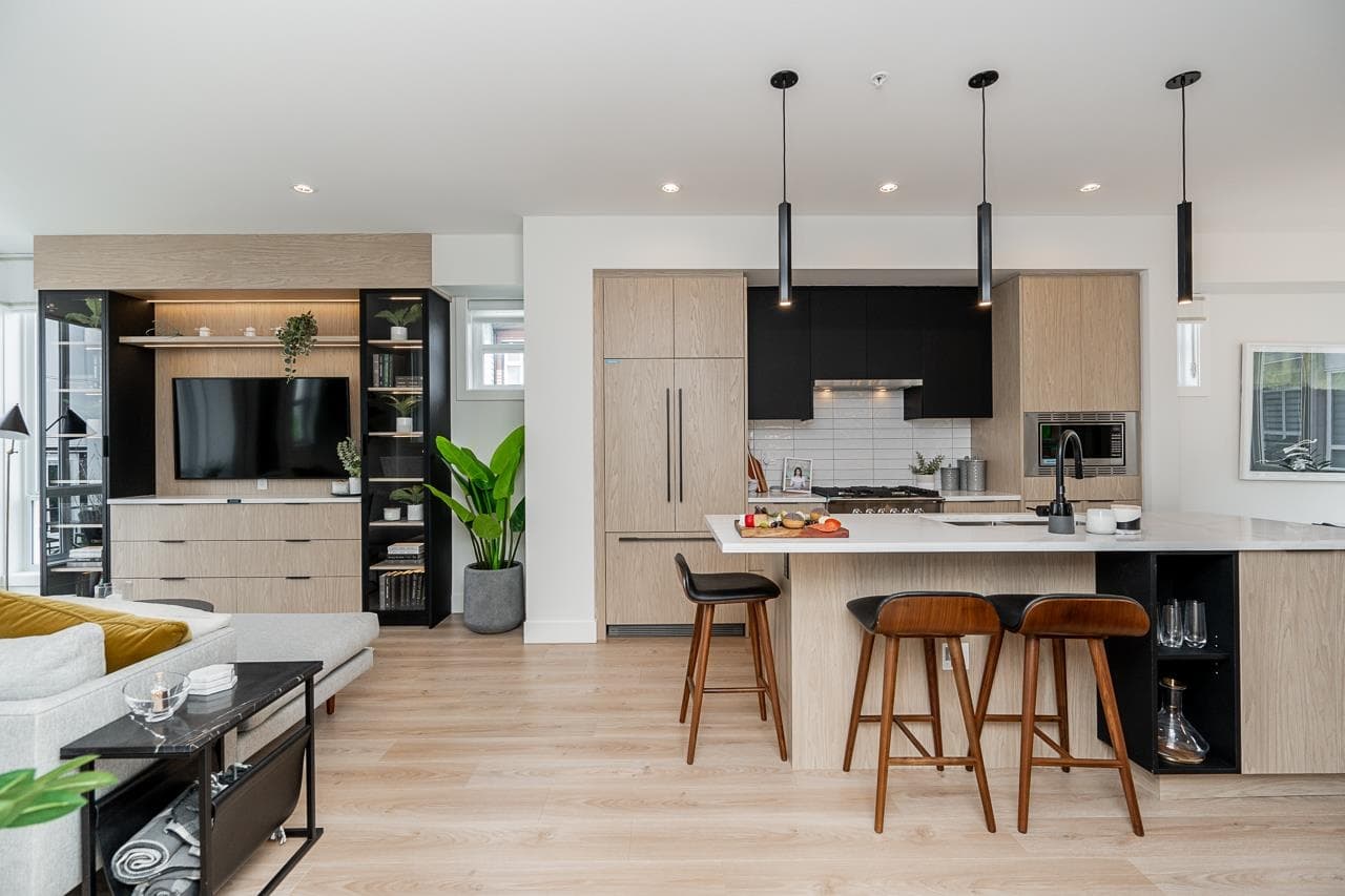 52 - 7670 207 Street, Langley