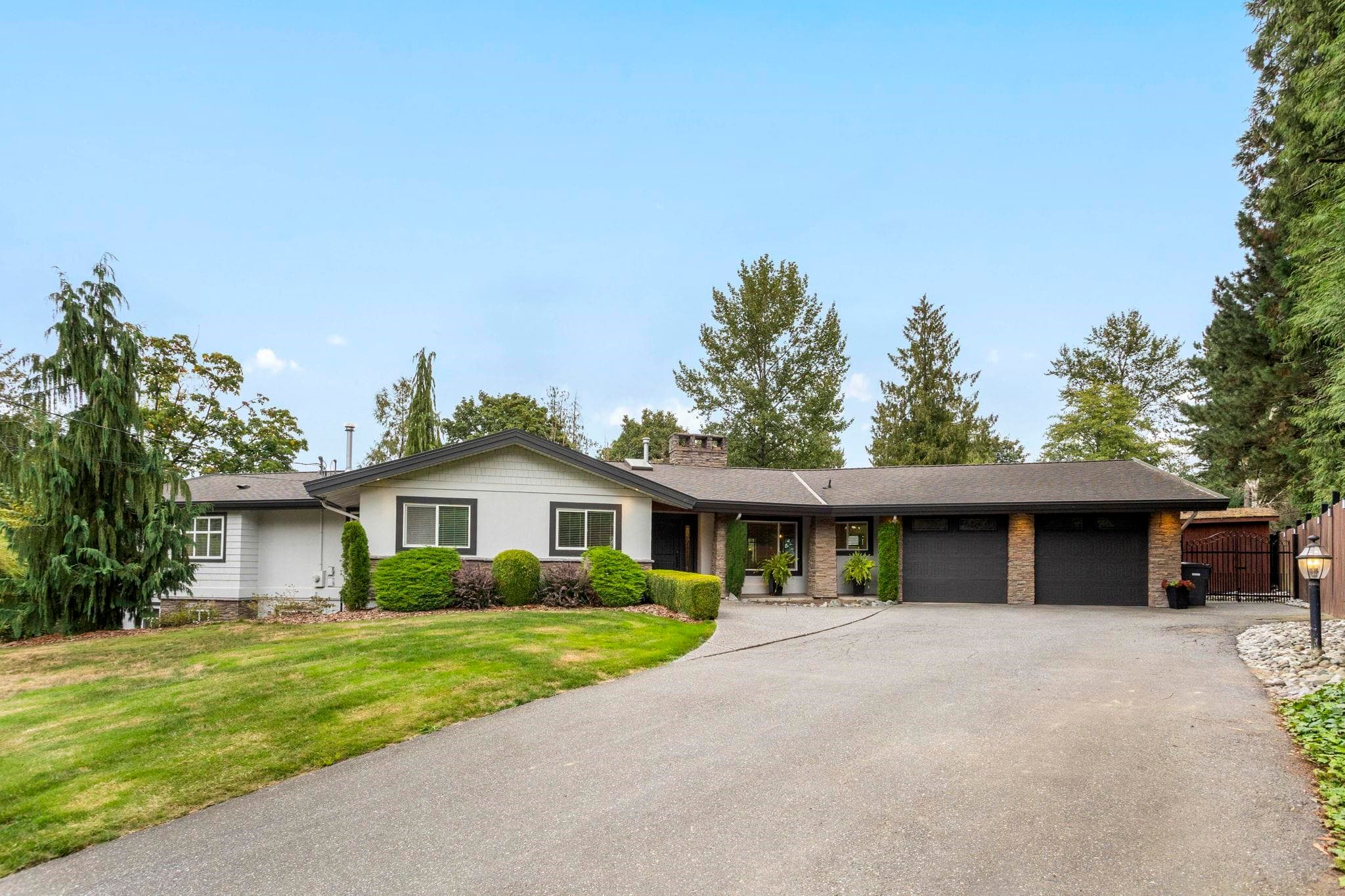 4374 Bridgeview Street, Abbotsford