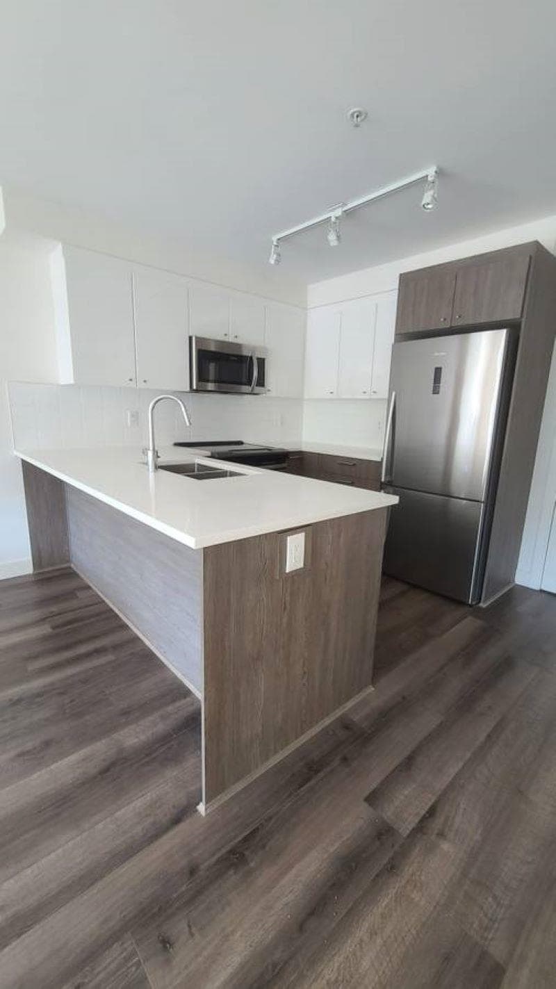521 - 2525 Clarke Street, Port Moody, V3H 1Z1 — photo 2