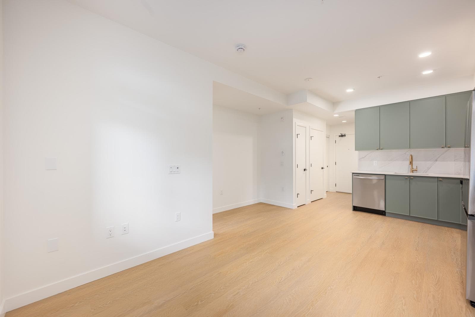 211 - 215 Mcbay Lane, Coquitlam, V3K 0H7 — photo 5