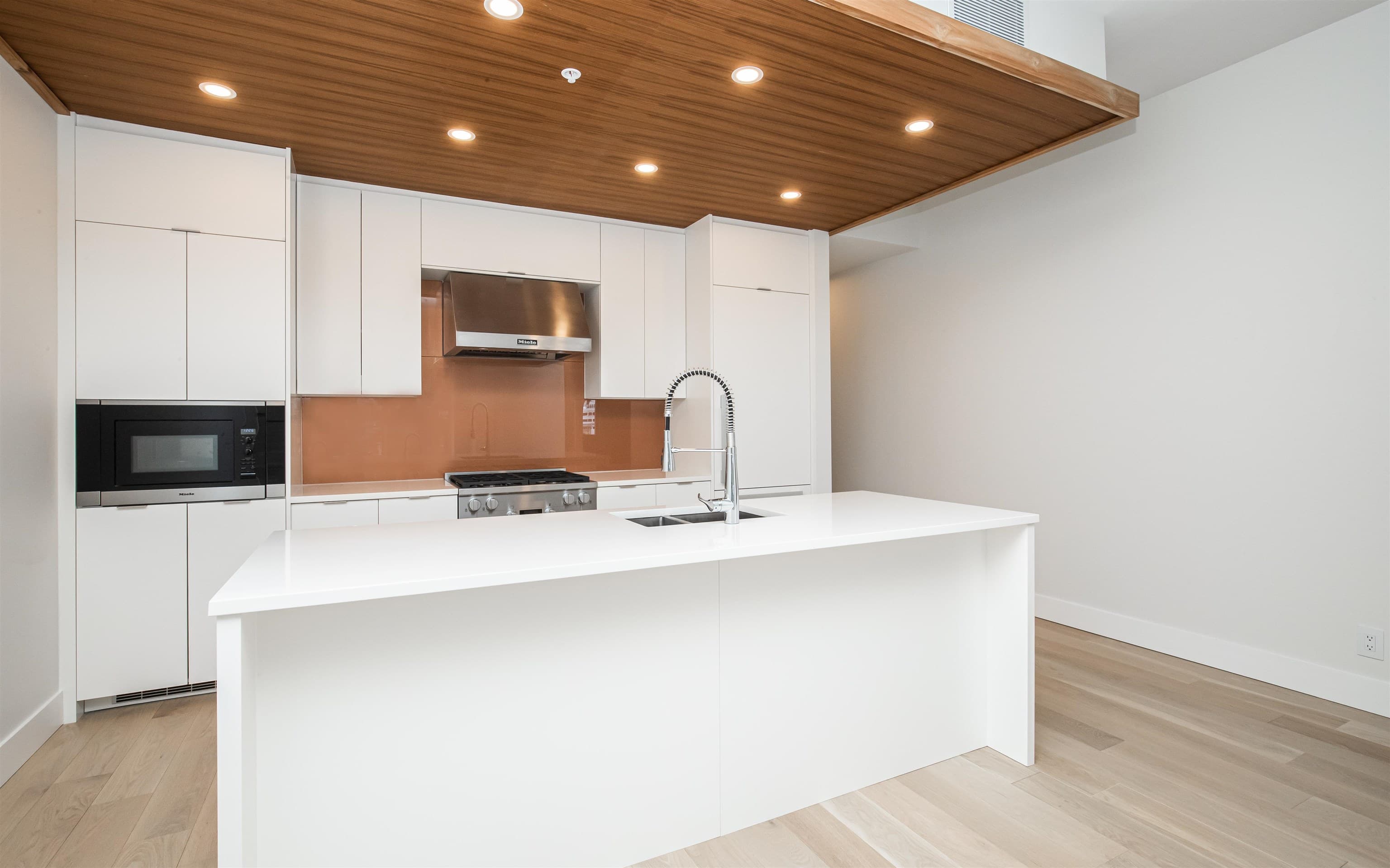 206 - 6707 Nelson Avenue, West Vancouver, V7W 0A4 — photo 2