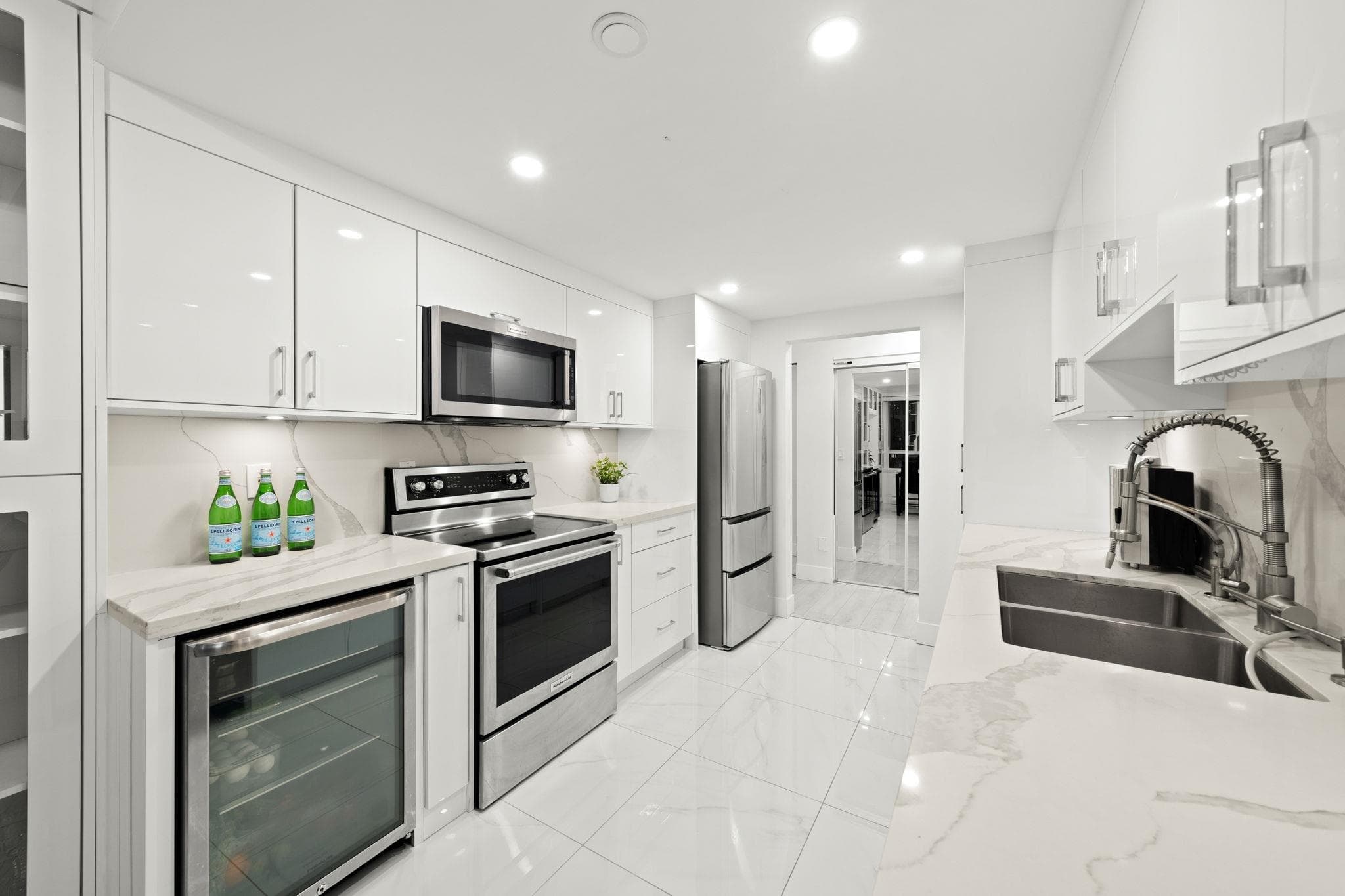 905 - 1185 Quayside Drive, New Westminster, V3M 6T8 — photo 2