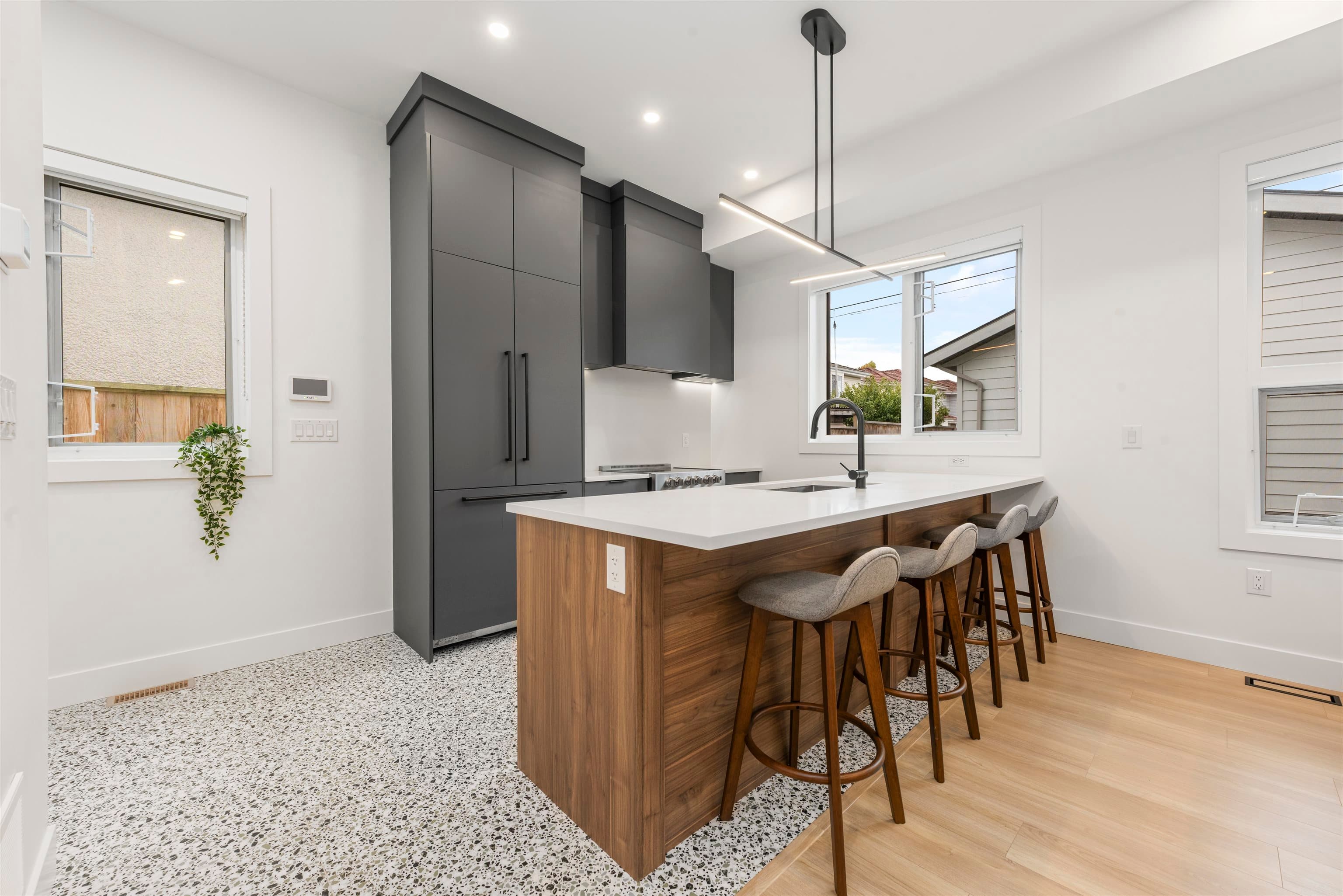 4014 Rupert Street, Vancouver, V5R 2H3 — photo 2