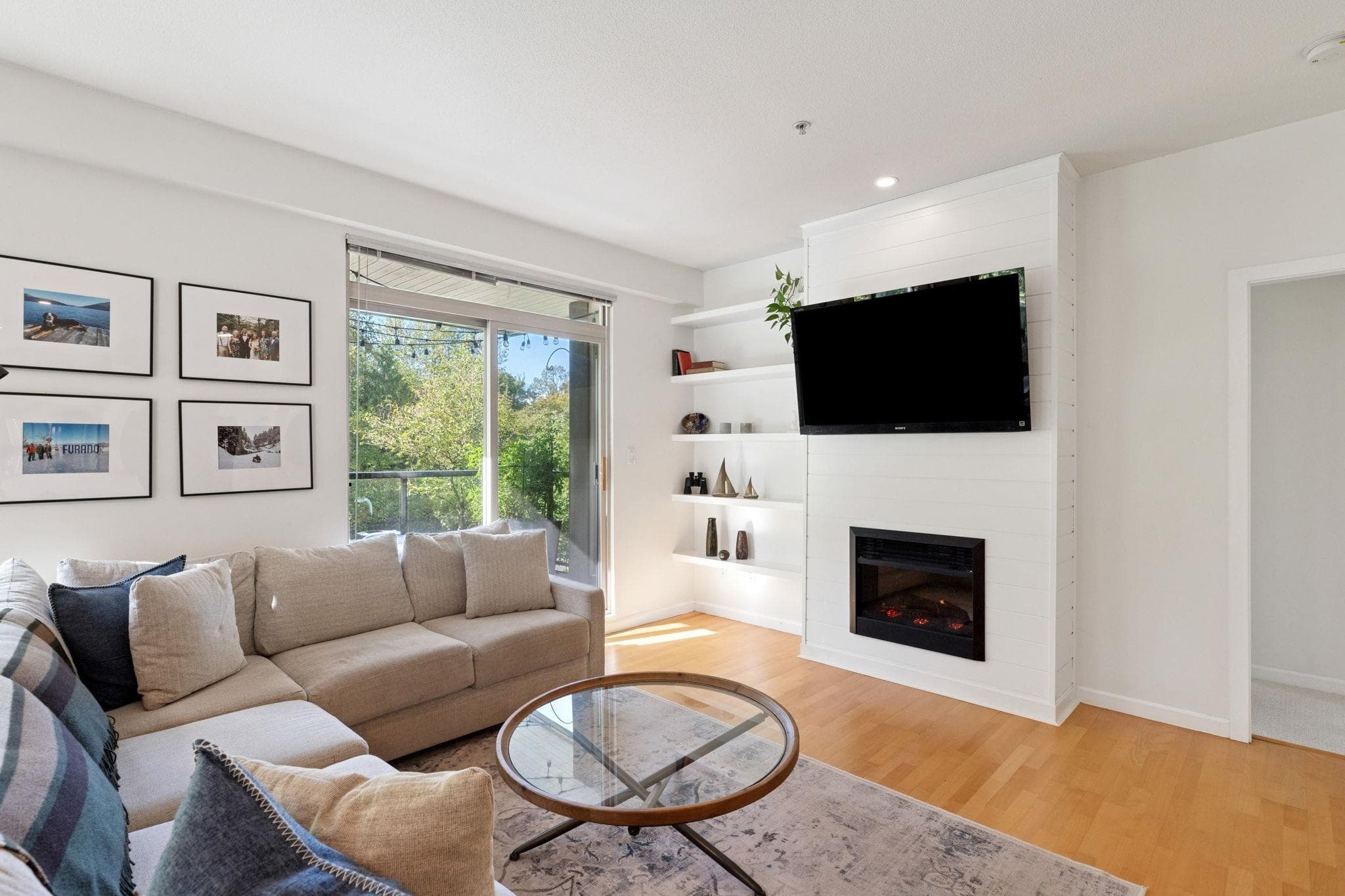 219 - 100 Capilano Road, Port Moody, V3H 5M9 — photo 2