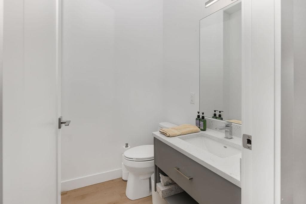 1829 North Road, Gibsons, V0N 1V1 — photo 4