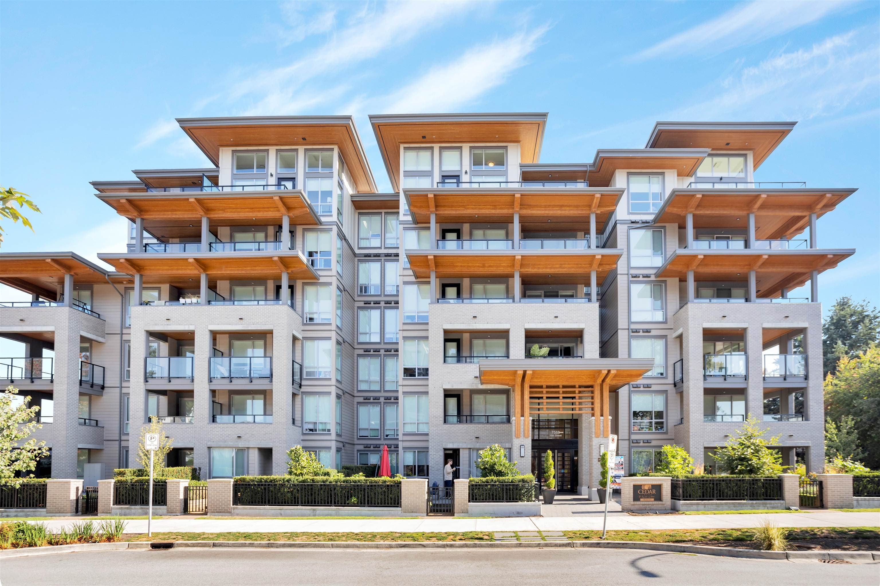 605 - 7588 16th Street, Burnaby, V3N 0H8 — photo 1
