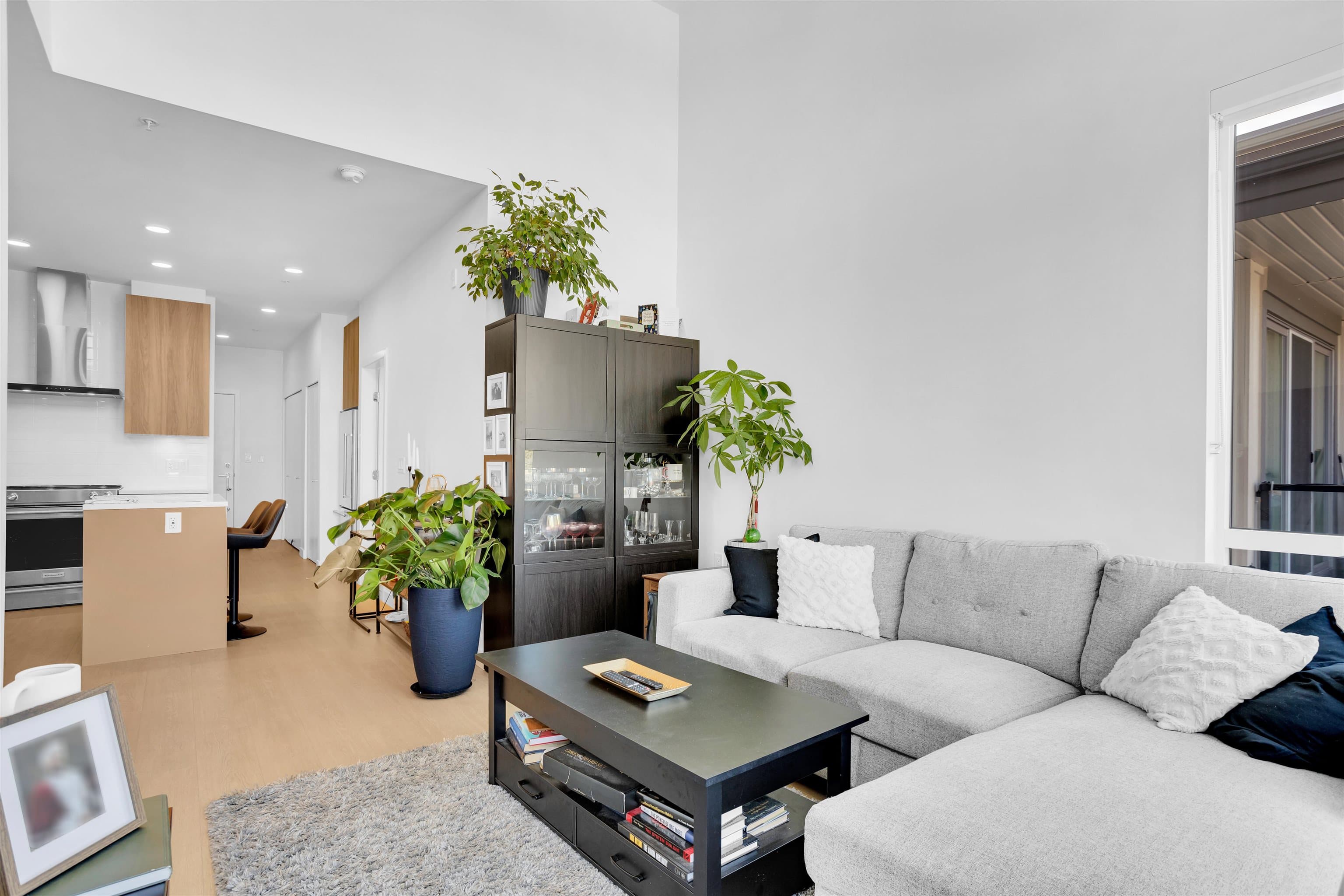 605 - 7588 16th Street, Burnaby, V3N 0H8 — photo 4
