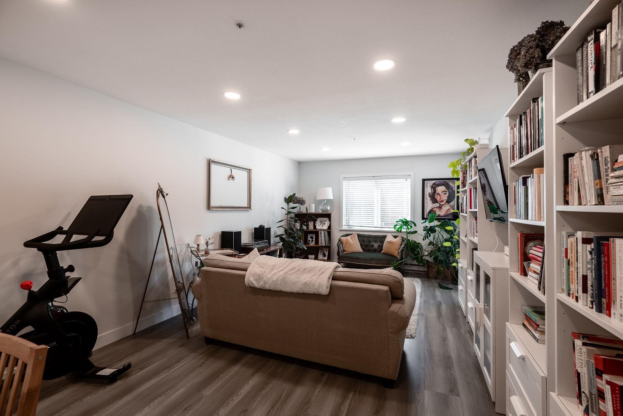 203 - 1615 Frances Street, Vancouver, V5L 1Z3 — photo 2