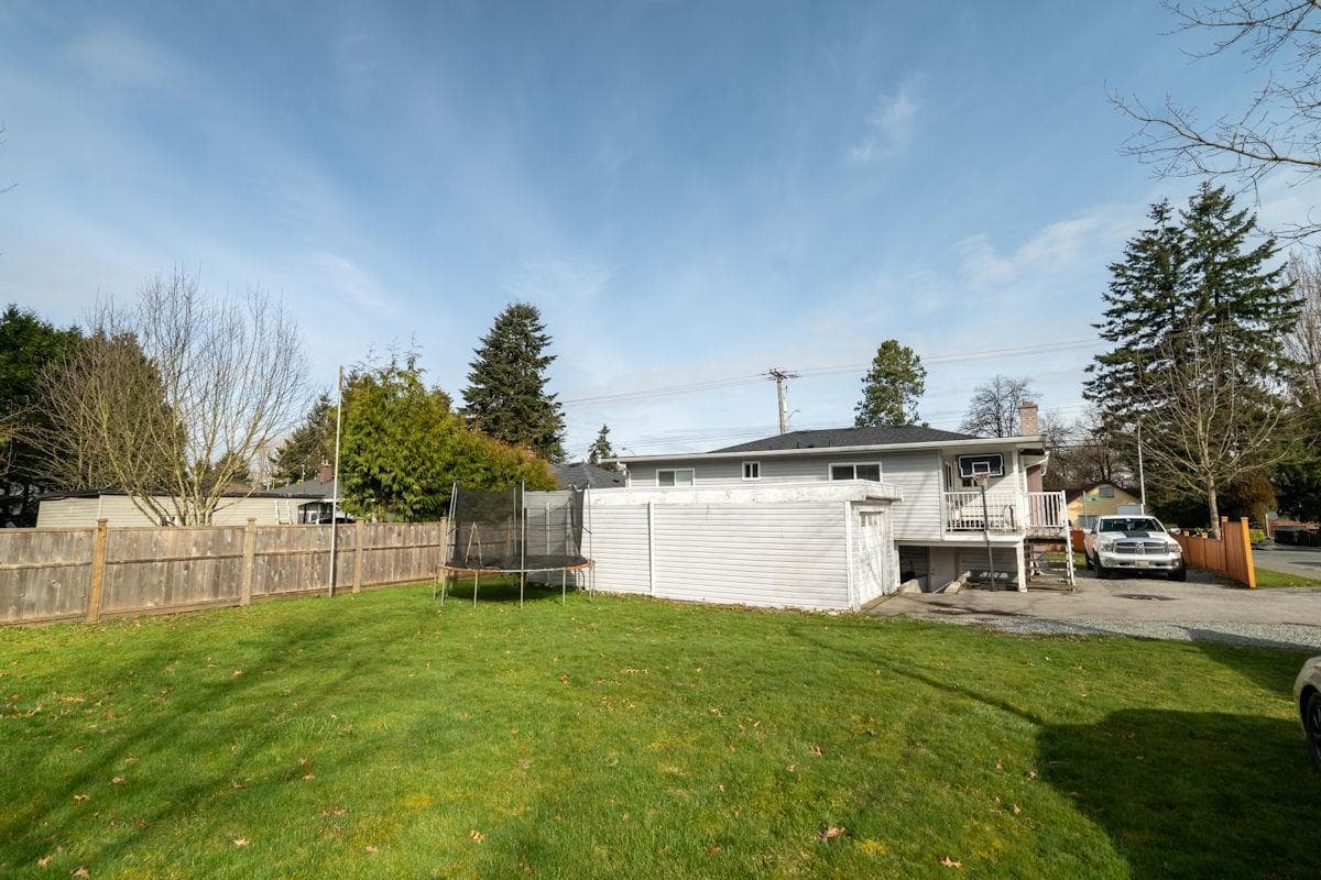 12390 96 Avenue, Surrey, V3V 1W7 — photo 5