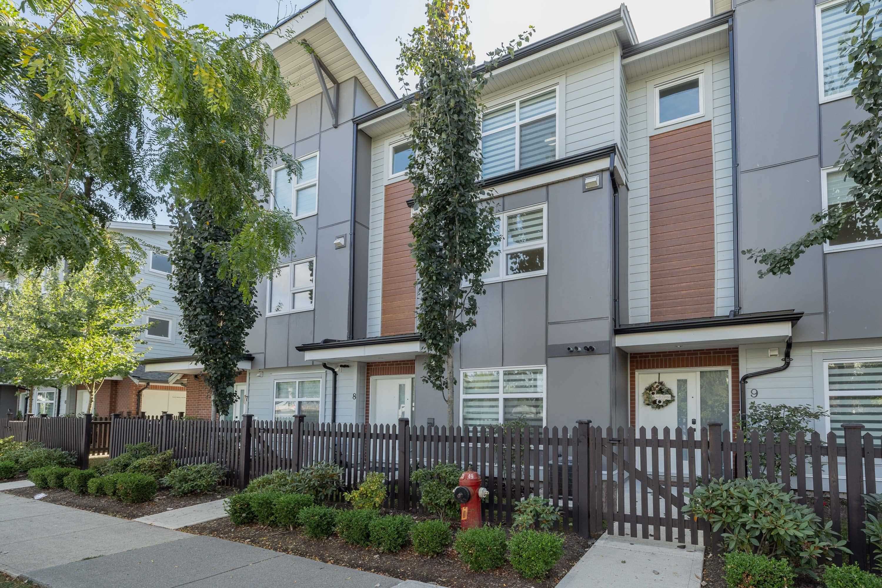 8 - 22334 48 Avenue, Langley