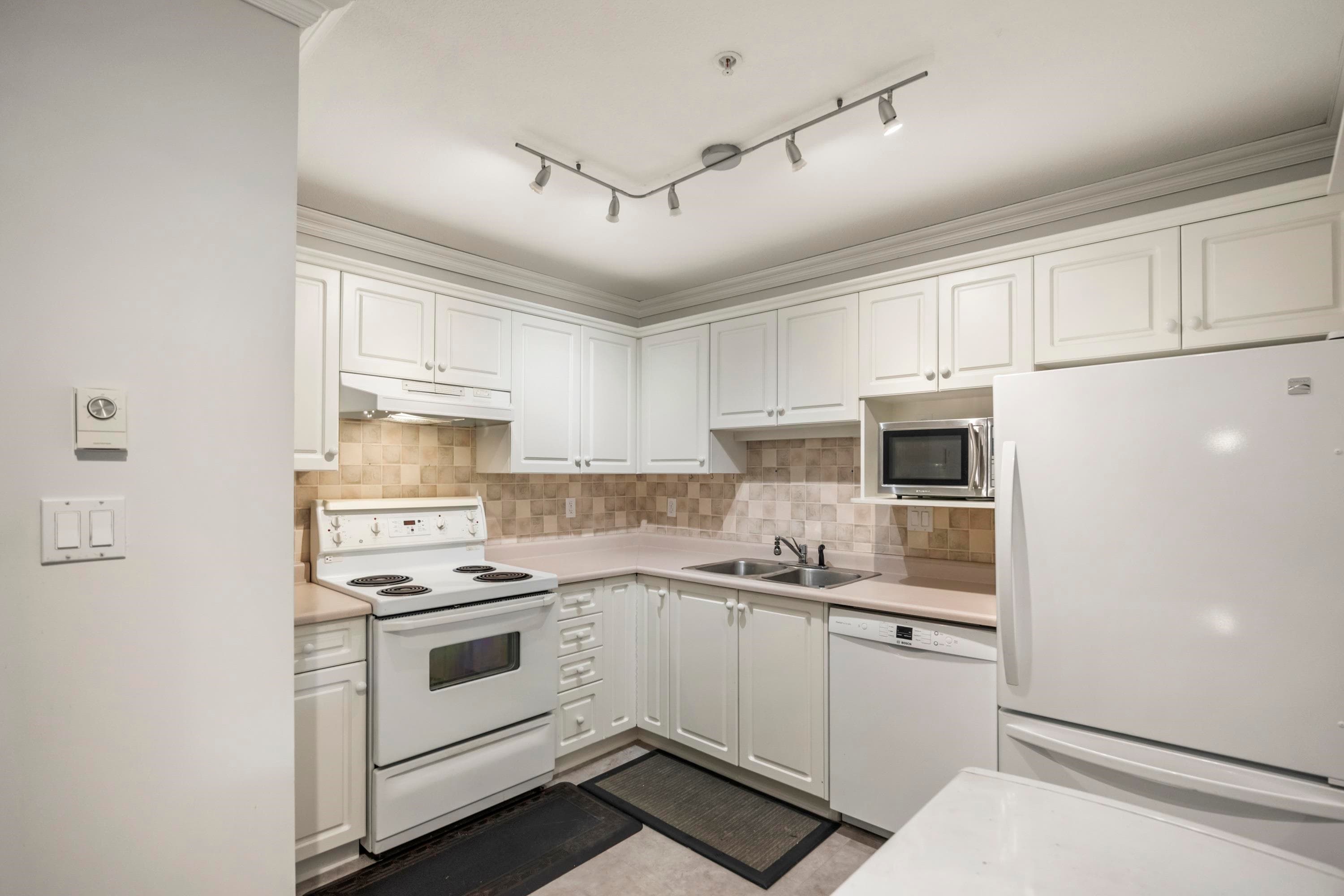 403 - 20200 54a Avenue, Langley, V3A 3W7 — photo 5