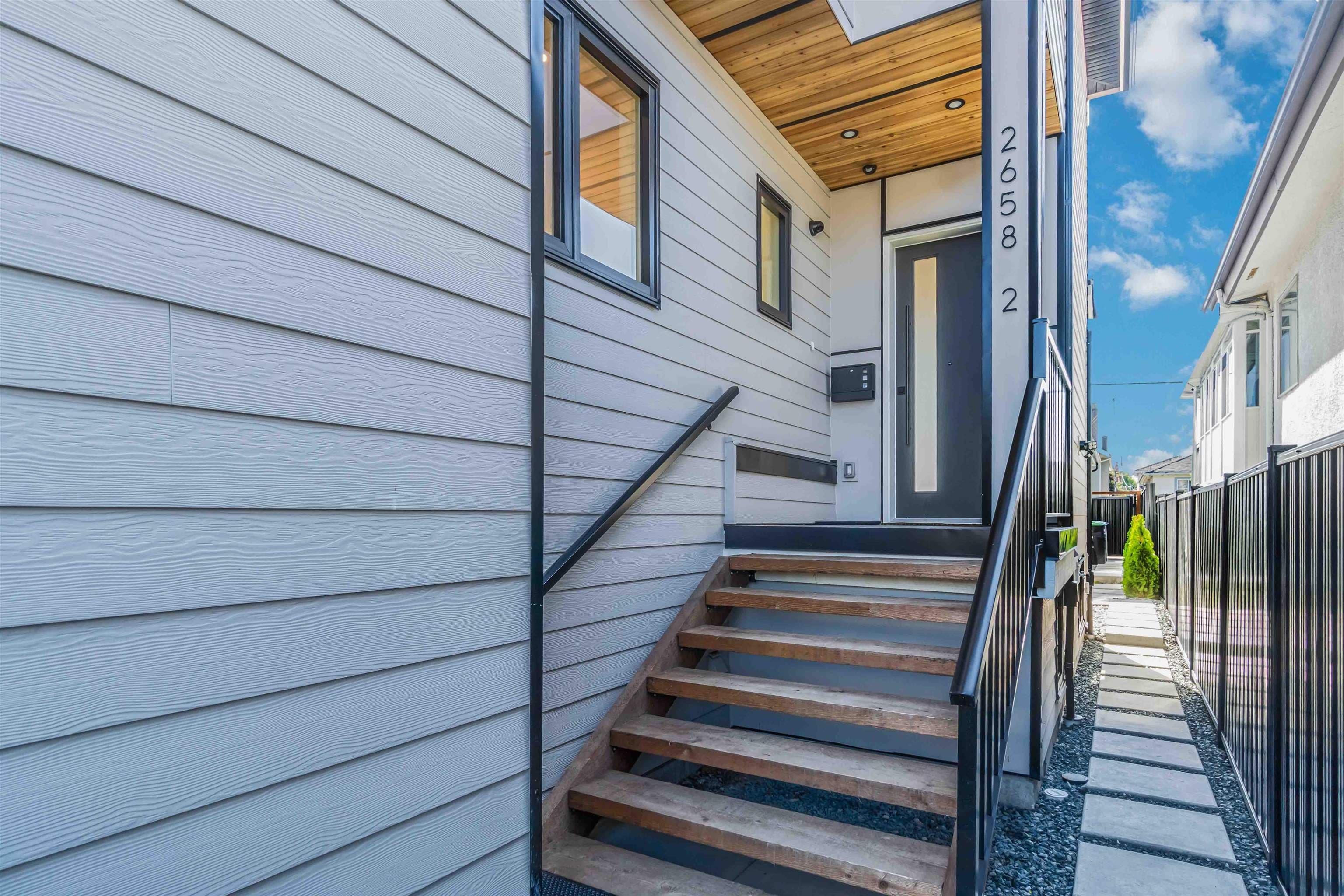2 - 2658 Dundas Street, Vancouver, V5K 1P9 — photo 3