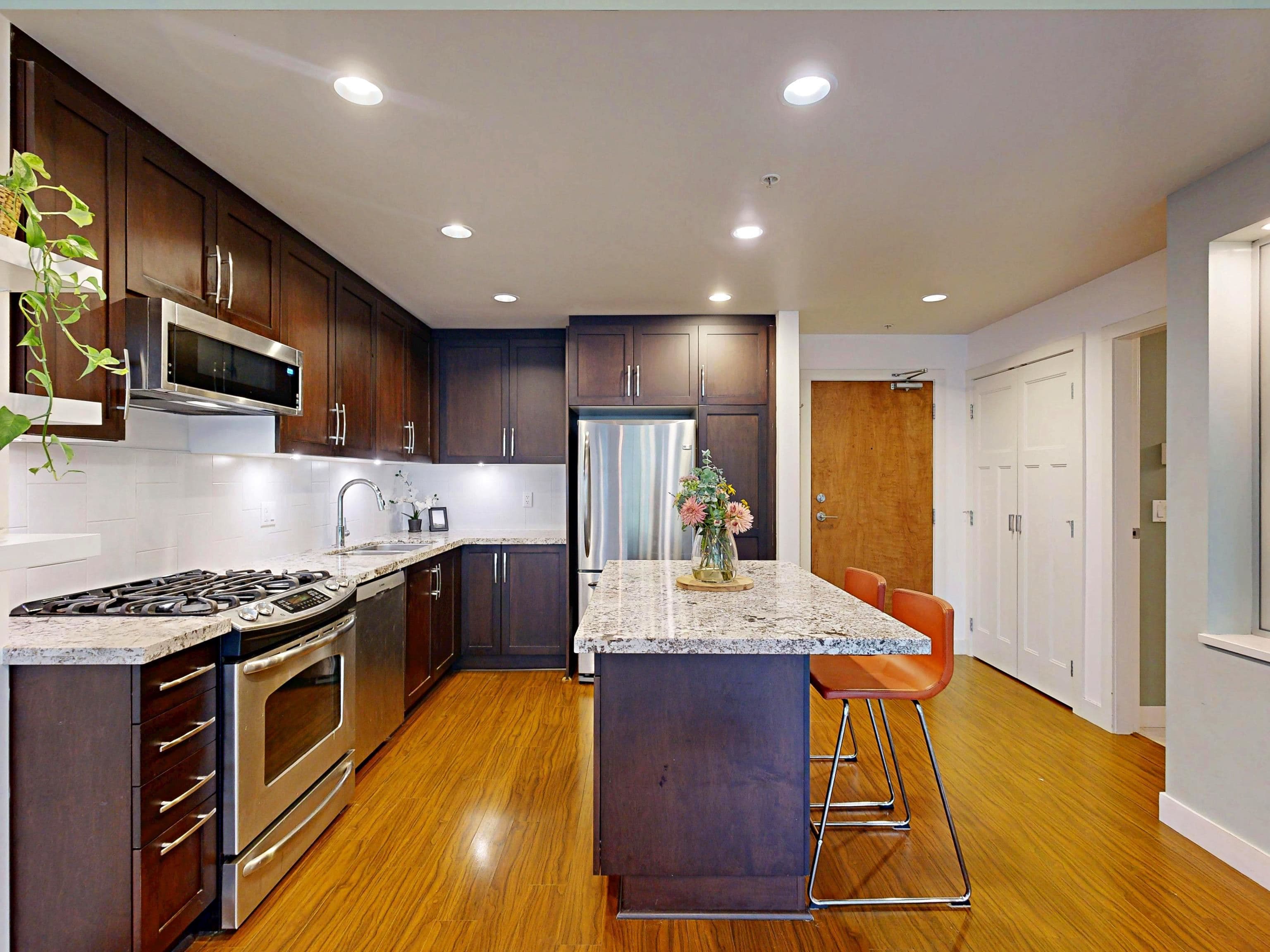 213 - 15428 31 Avenue, Surrey