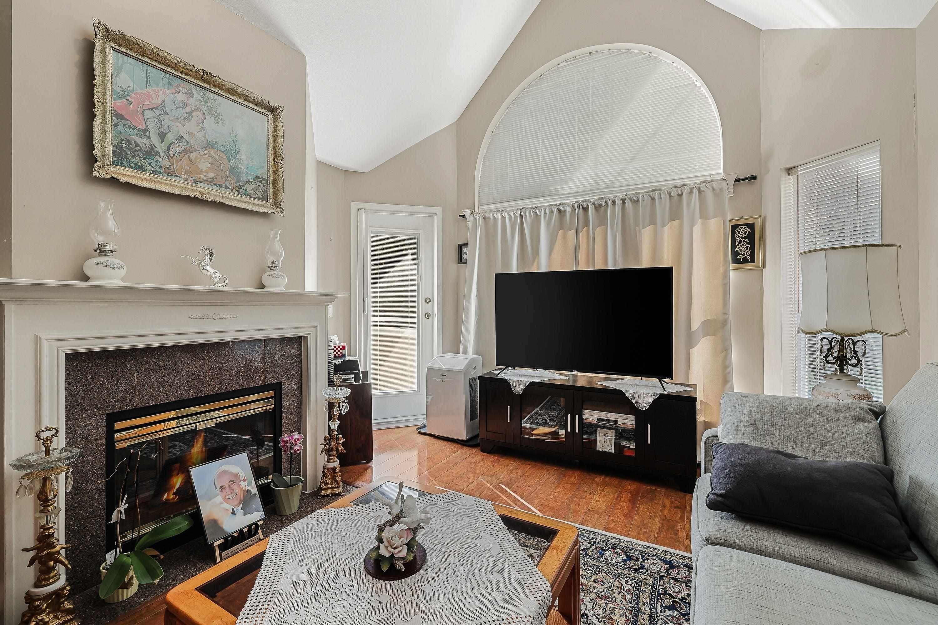 408 - 7435 121a Street, Surrey, V3W 0W8 — photo 3
