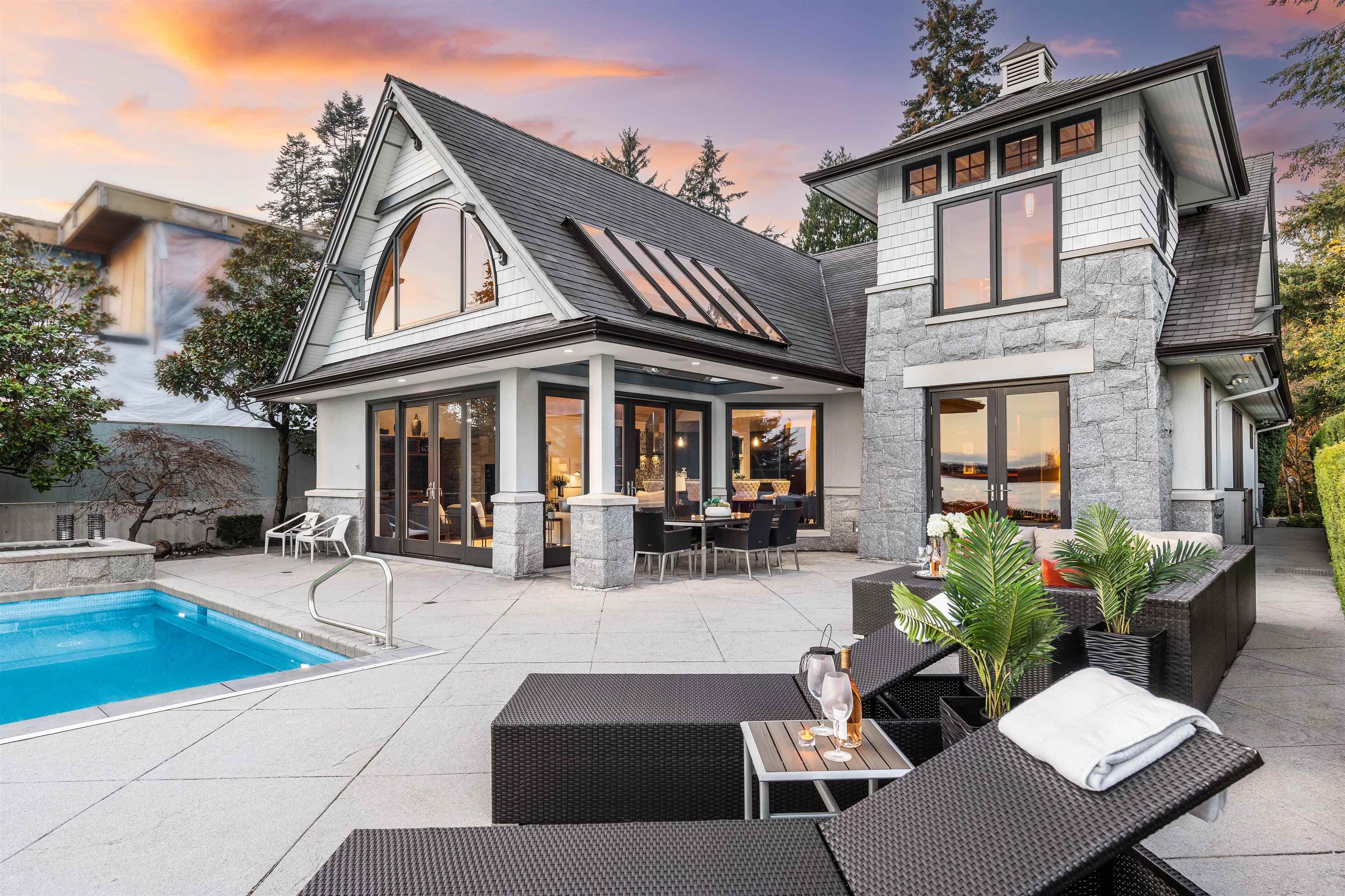 4208 Evergreen Avenue, West Vancouver
