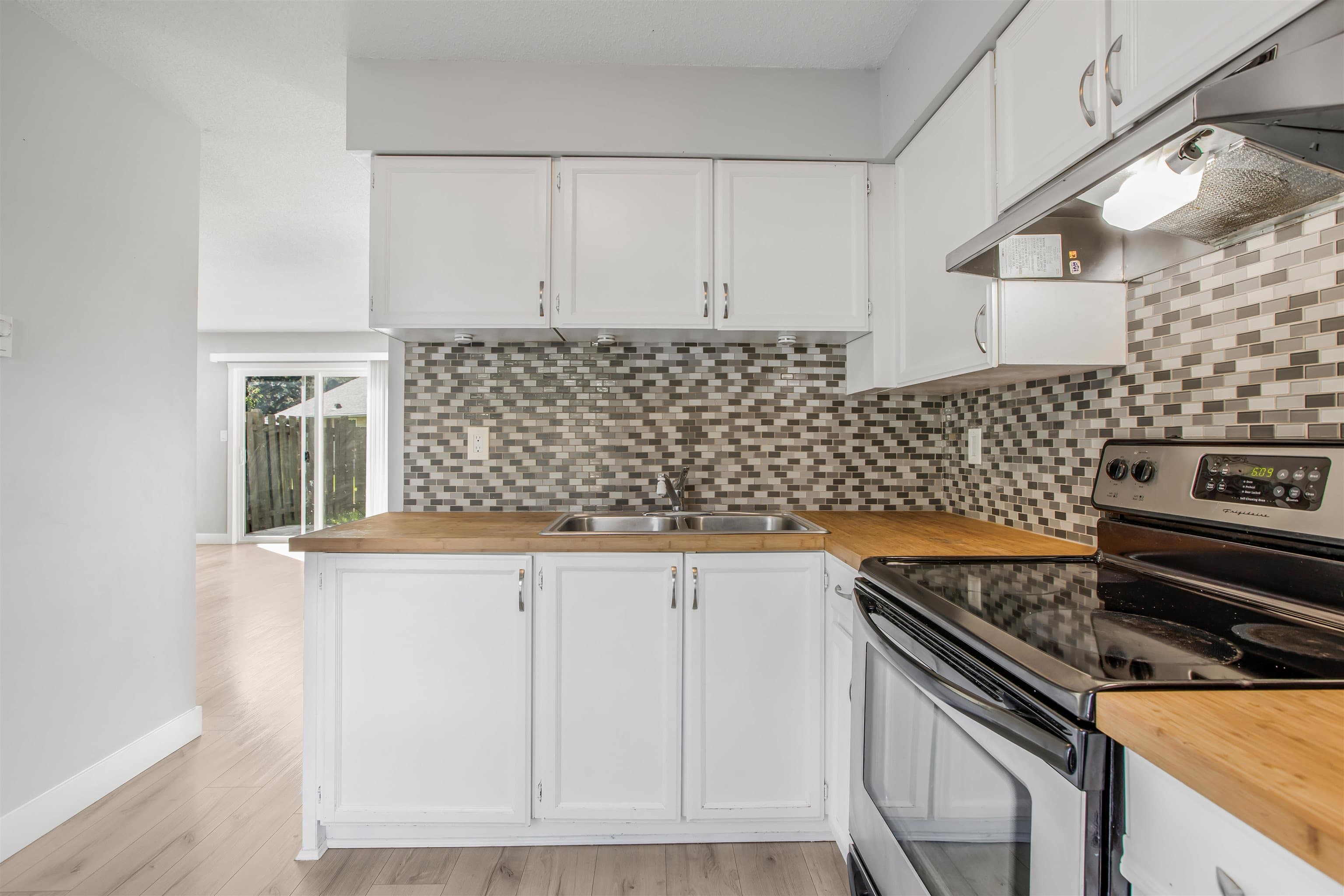 137 - 3030 Trethewey Street, Abbotsford, V2T 4N2 — photo 5