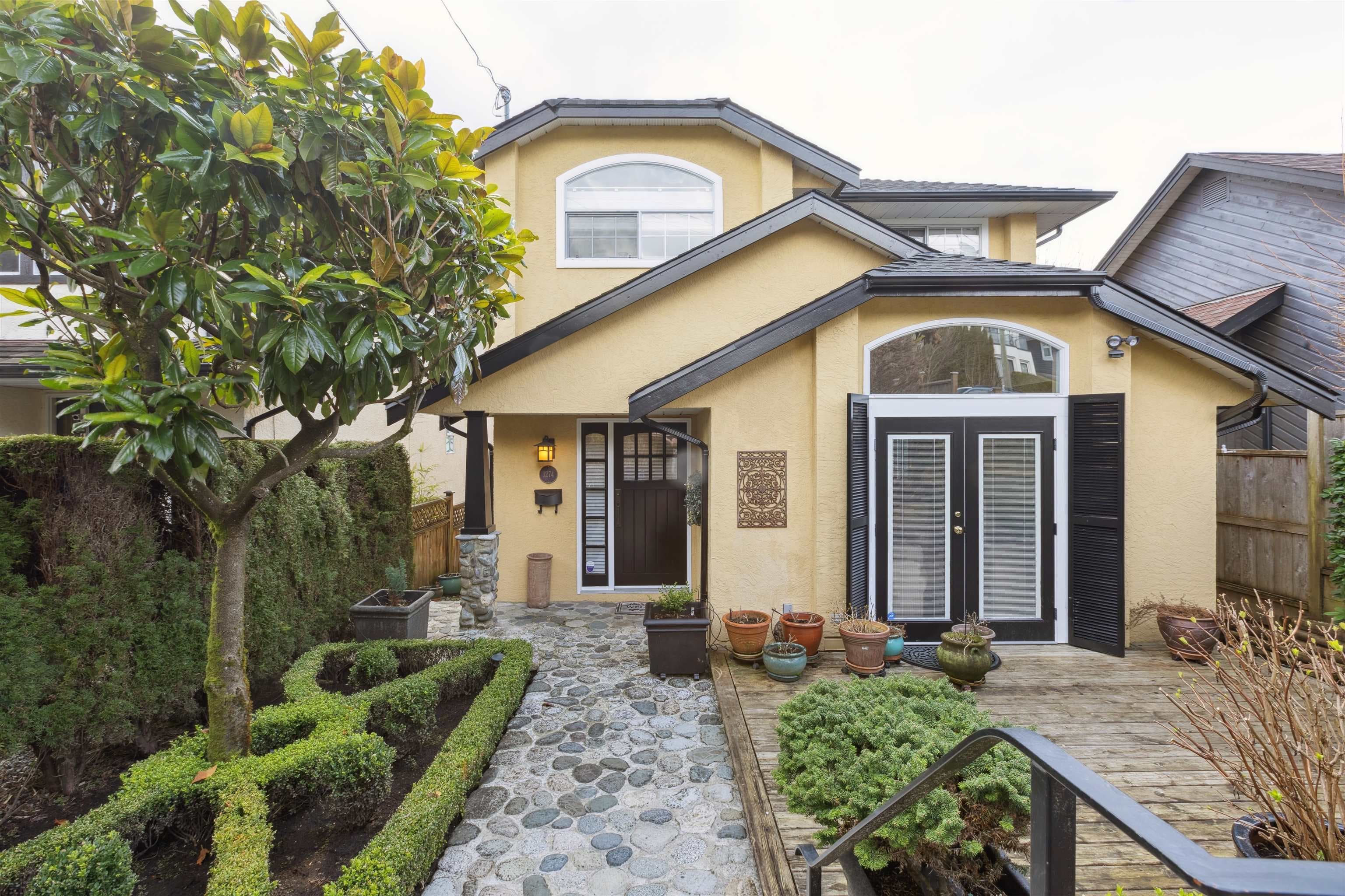 1274 Esquimalt Avenue, West Vancouver