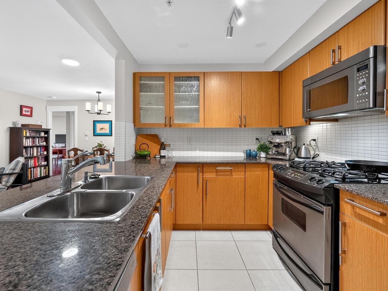 206 - 2096 W 46th Avenue, Vancouver, V6M 2K9 — photo 2