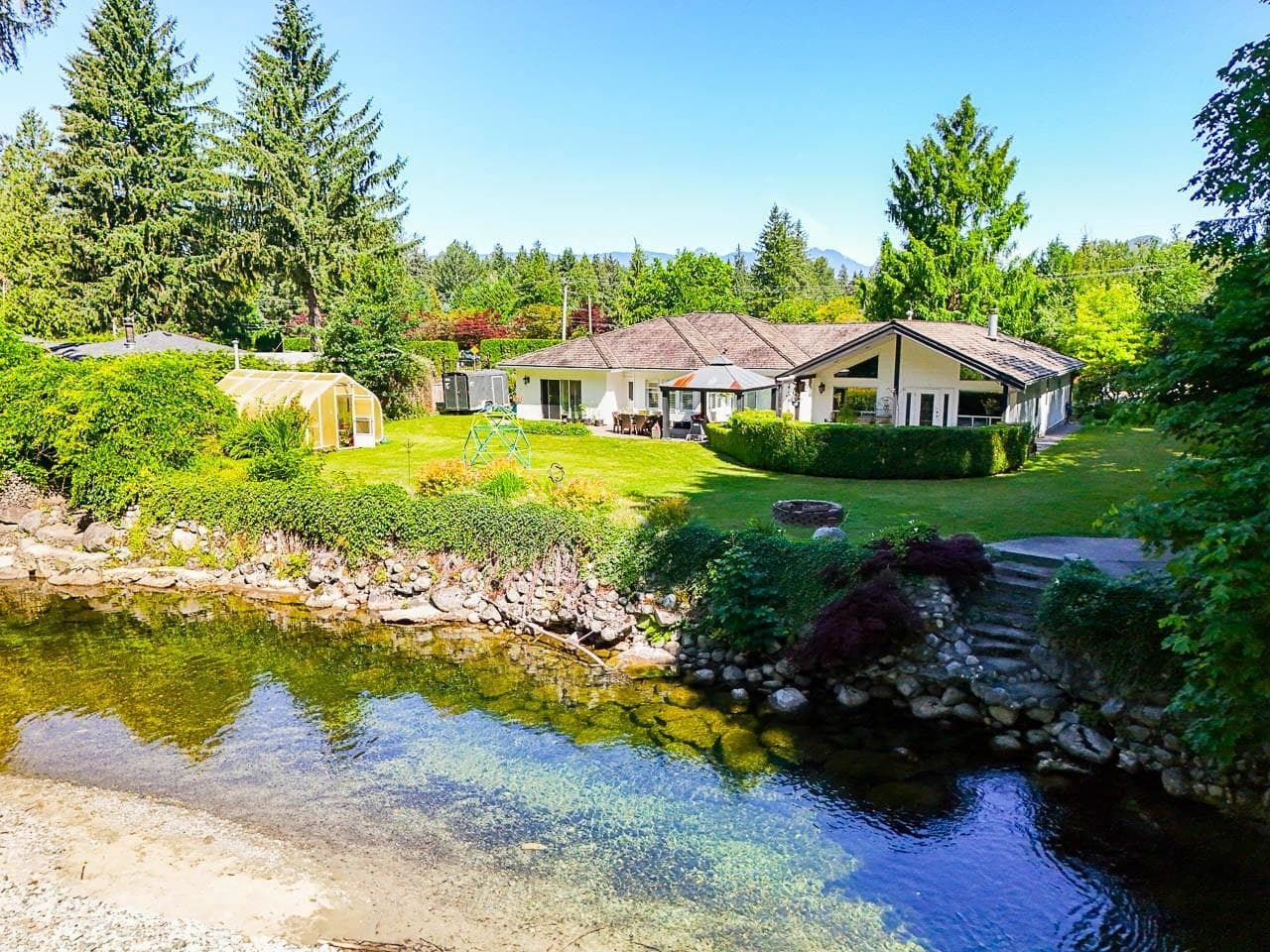 22696 132 Avenue, Maple Ridge, V4R 2R2 — photo 2