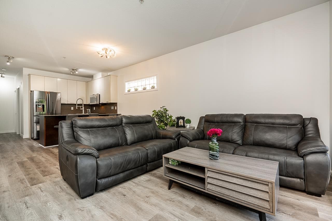 213 - 2478 Welcher Avenue, Port Coquitlam, V3C 0A6 — photo 2