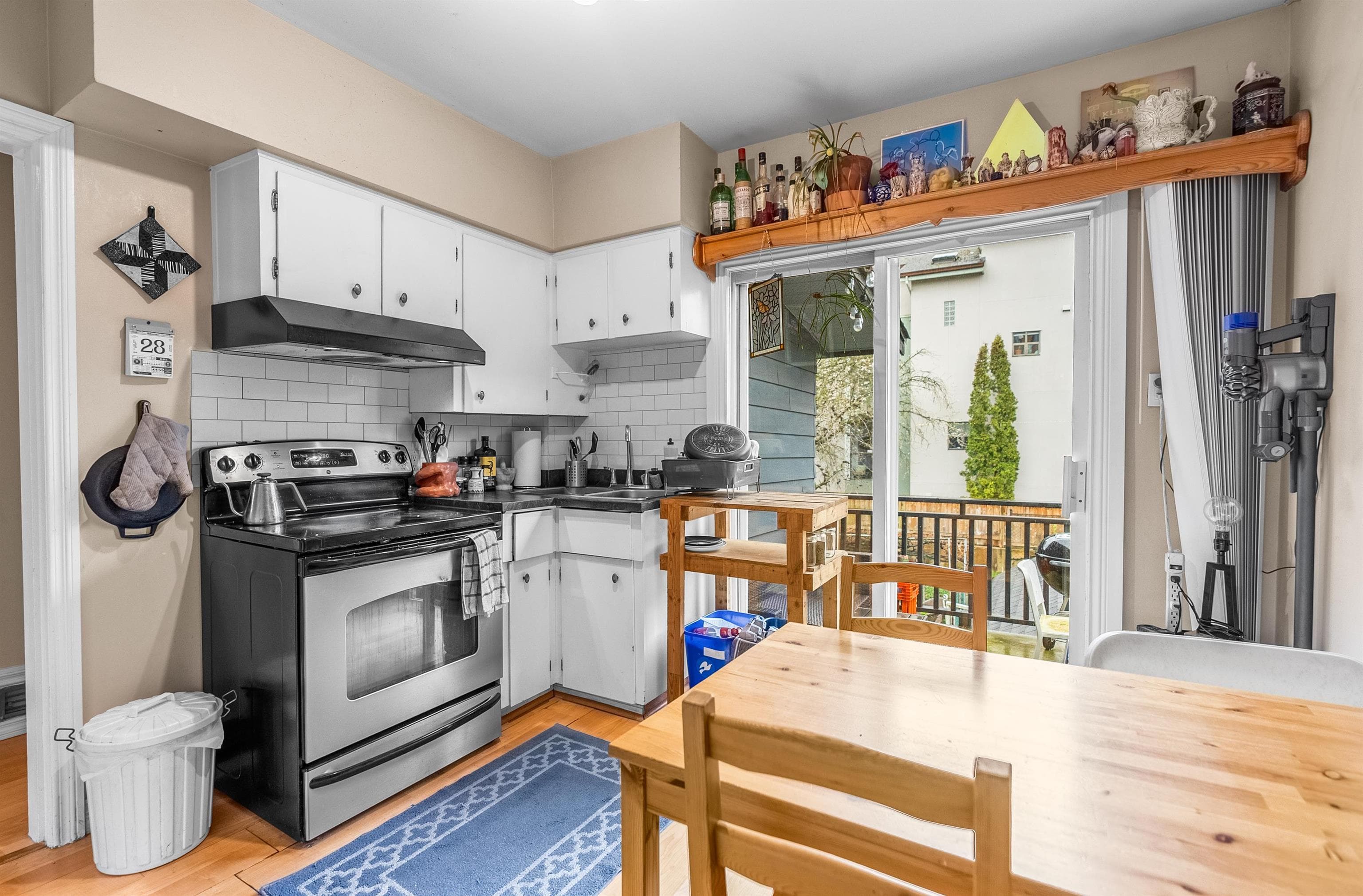 610 Salsbury Drive, Vancouver, V5L 3Z9 — photo 5