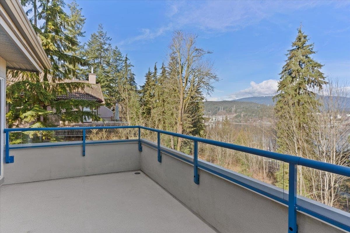 62 Shoreline Circle, Port Moody, V3N 0H1 — photo 4