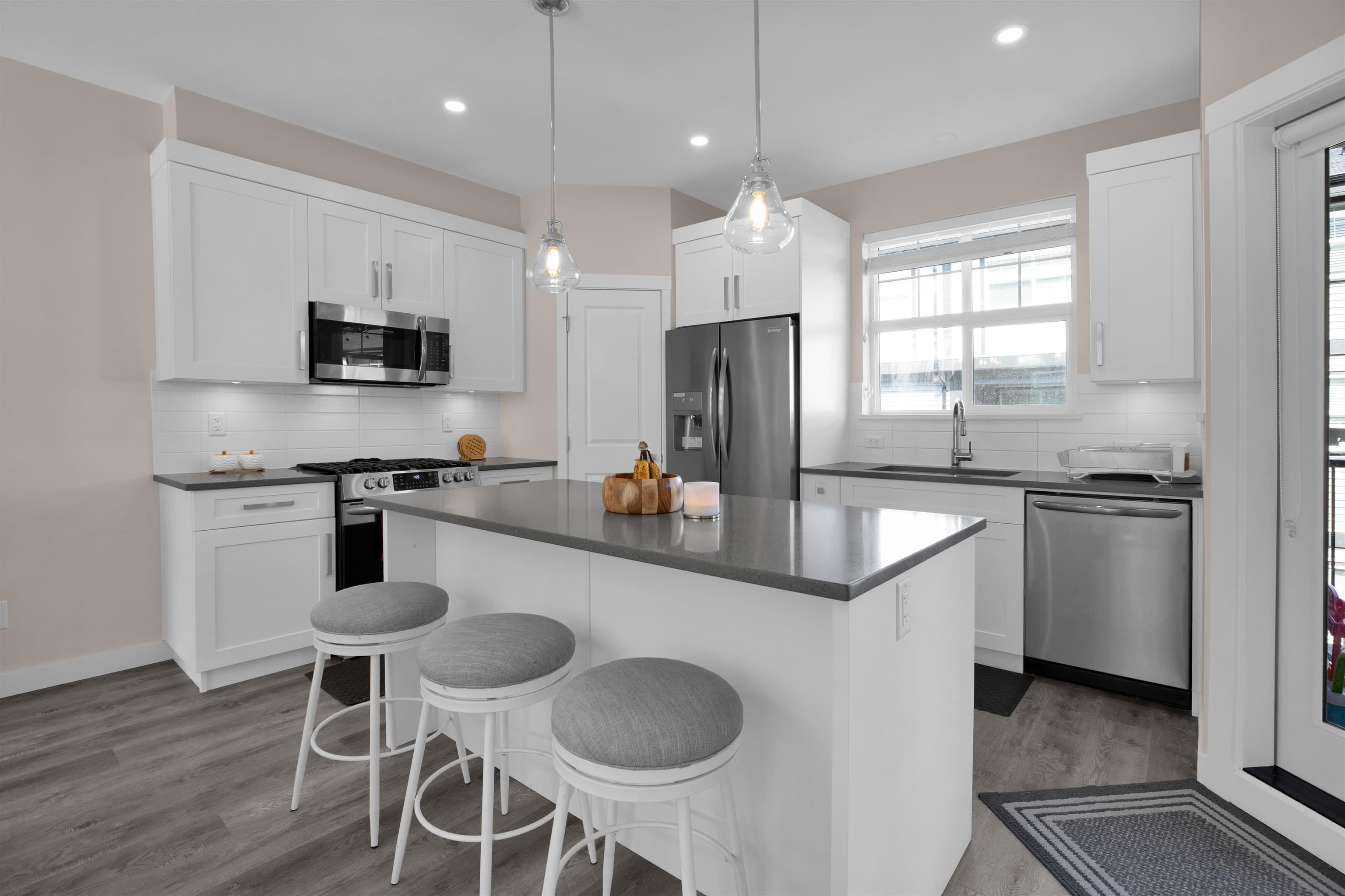 25 - 7740 Grand Street, Mission