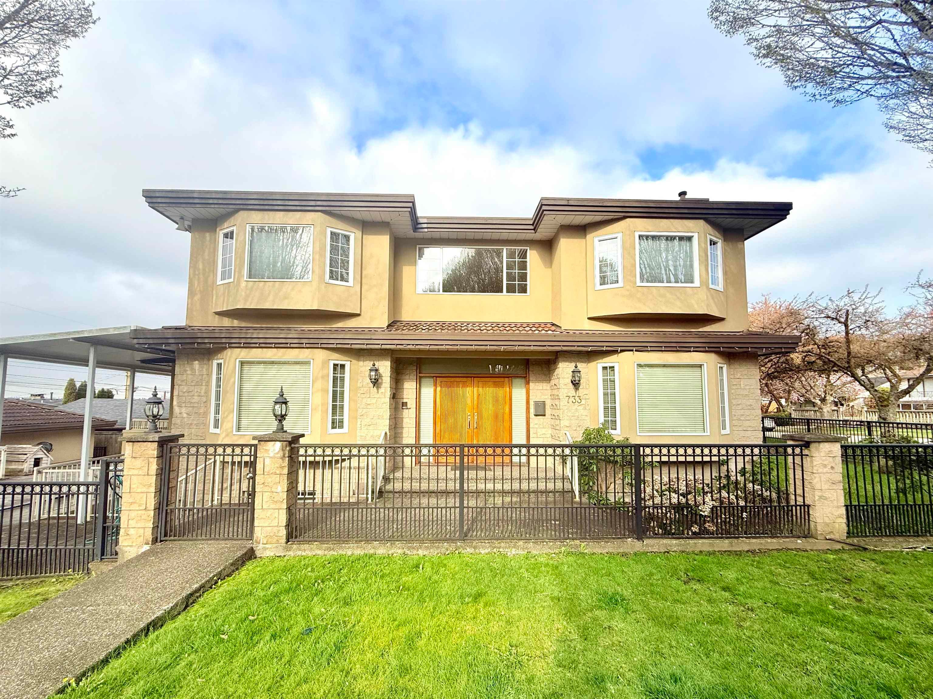 733 Macdonald Avenue, Burnaby