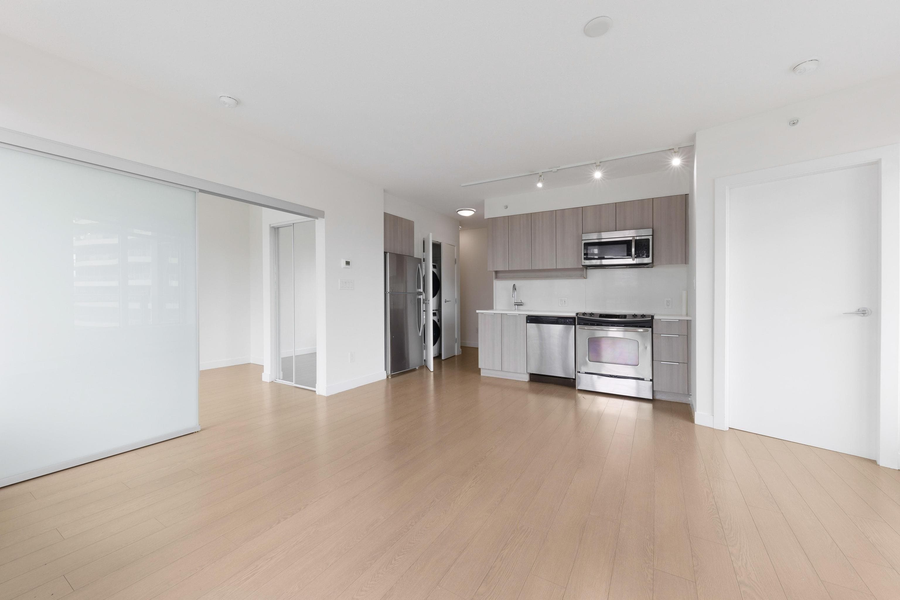 612 - 13308 Central Avenue Avenue, Surrey, V3T 0M4 — photo 4