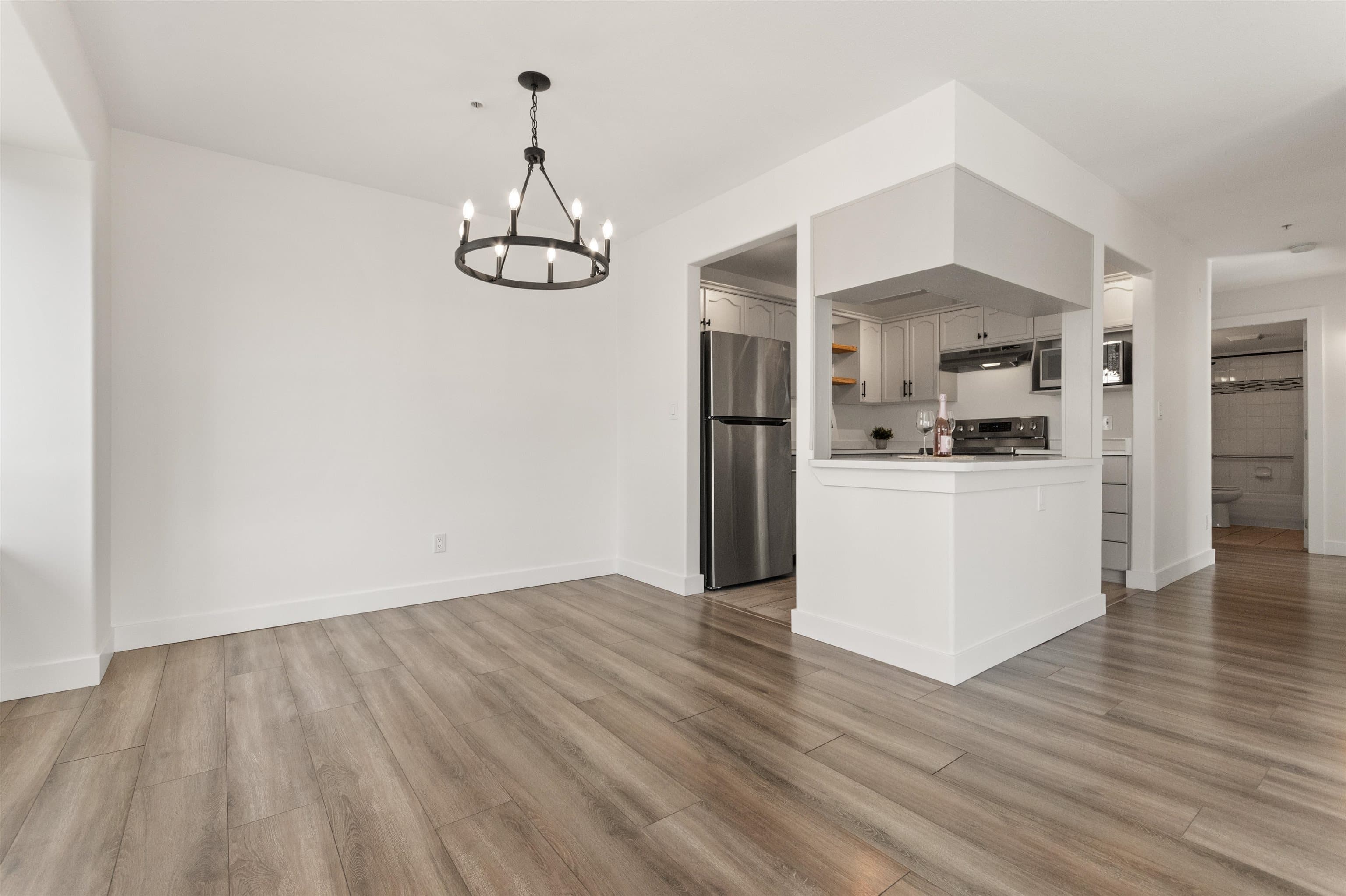 201 - 7415 Shaw Avenue, Chilliwack, V2R 3C1 — photo 3