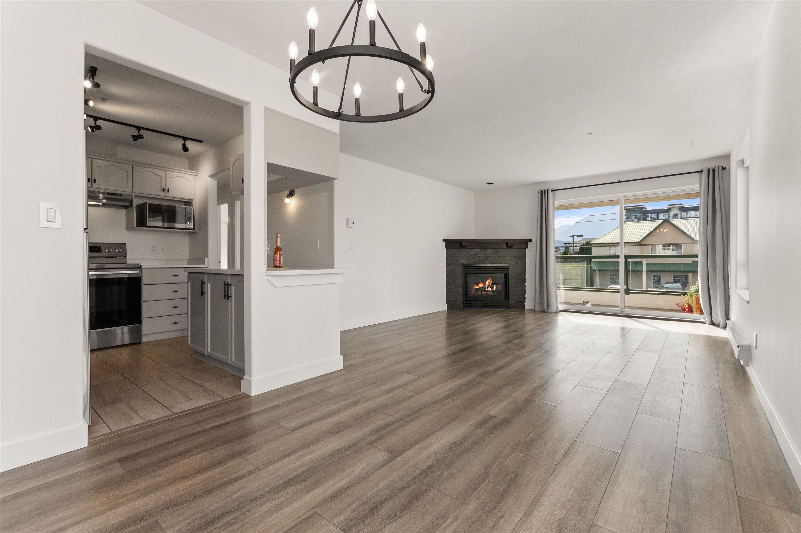 201 - 7415 Shaw Avenue, Chilliwack, V2R 3C1 — photo 5