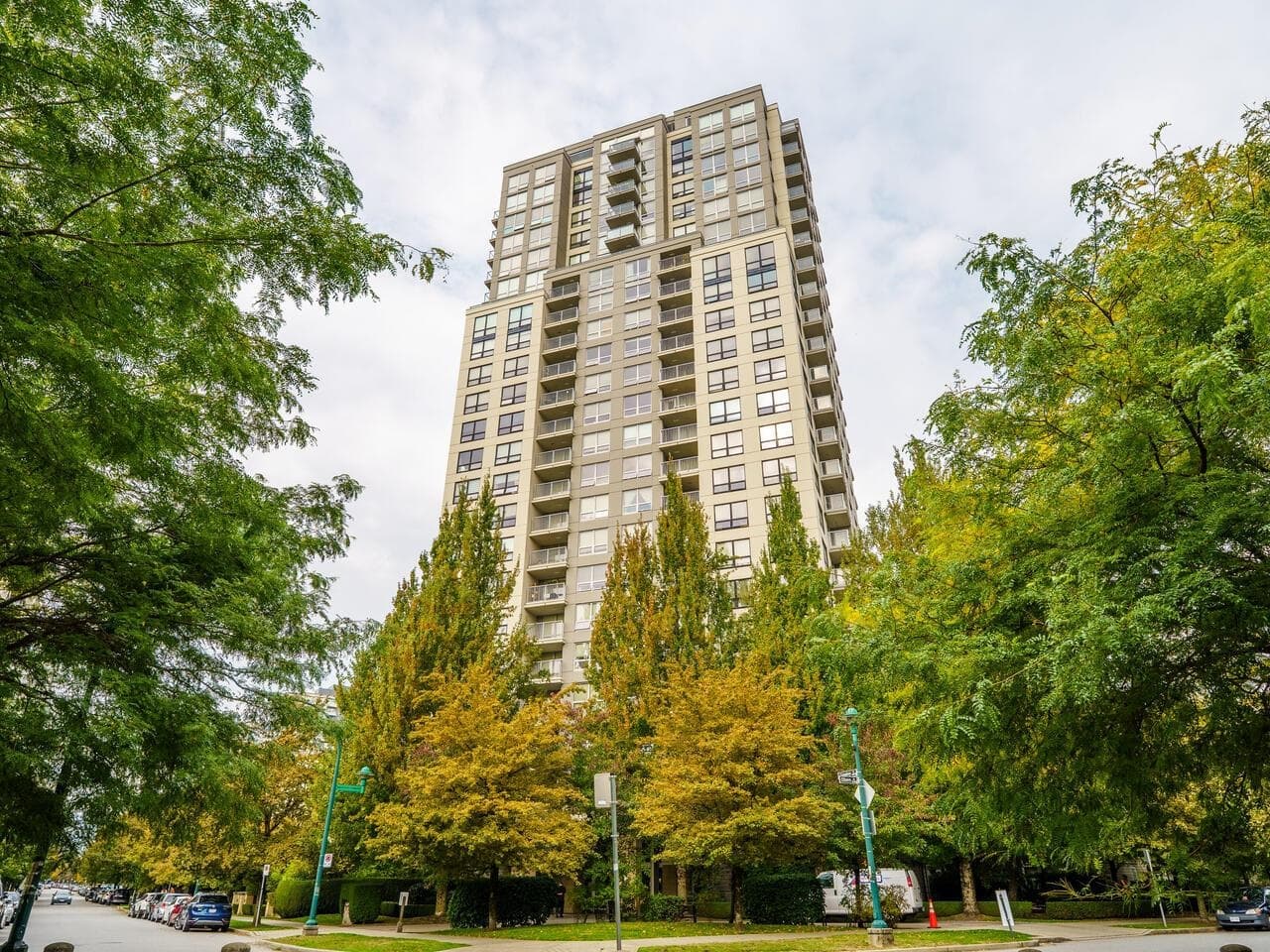 2409 - 3663 Crowley Drive, Vancouver, V5R 6H4 — photo 2