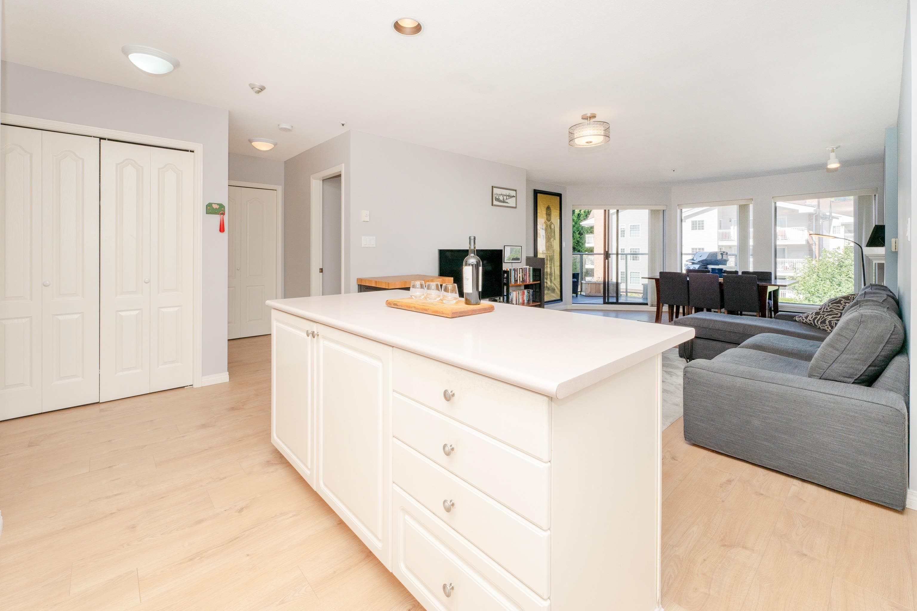 302 - 2968 Burlington Drive, Coquitlam, V3B 7N4 — photo 4