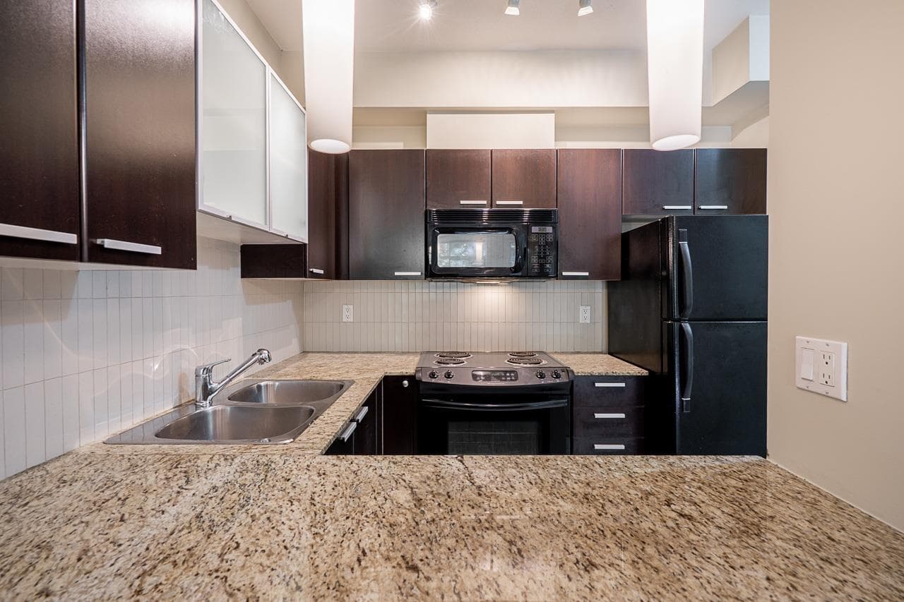206 - 10455 University Drive, Surrey, V3T 0A5 — photo 3