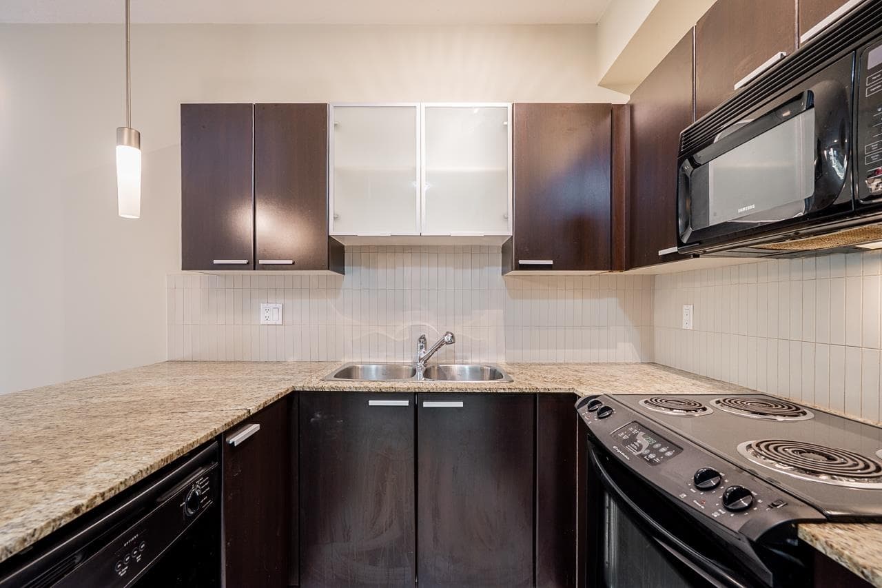 206 - 10455 University Drive, Surrey, V3T 0A5 — photo 5