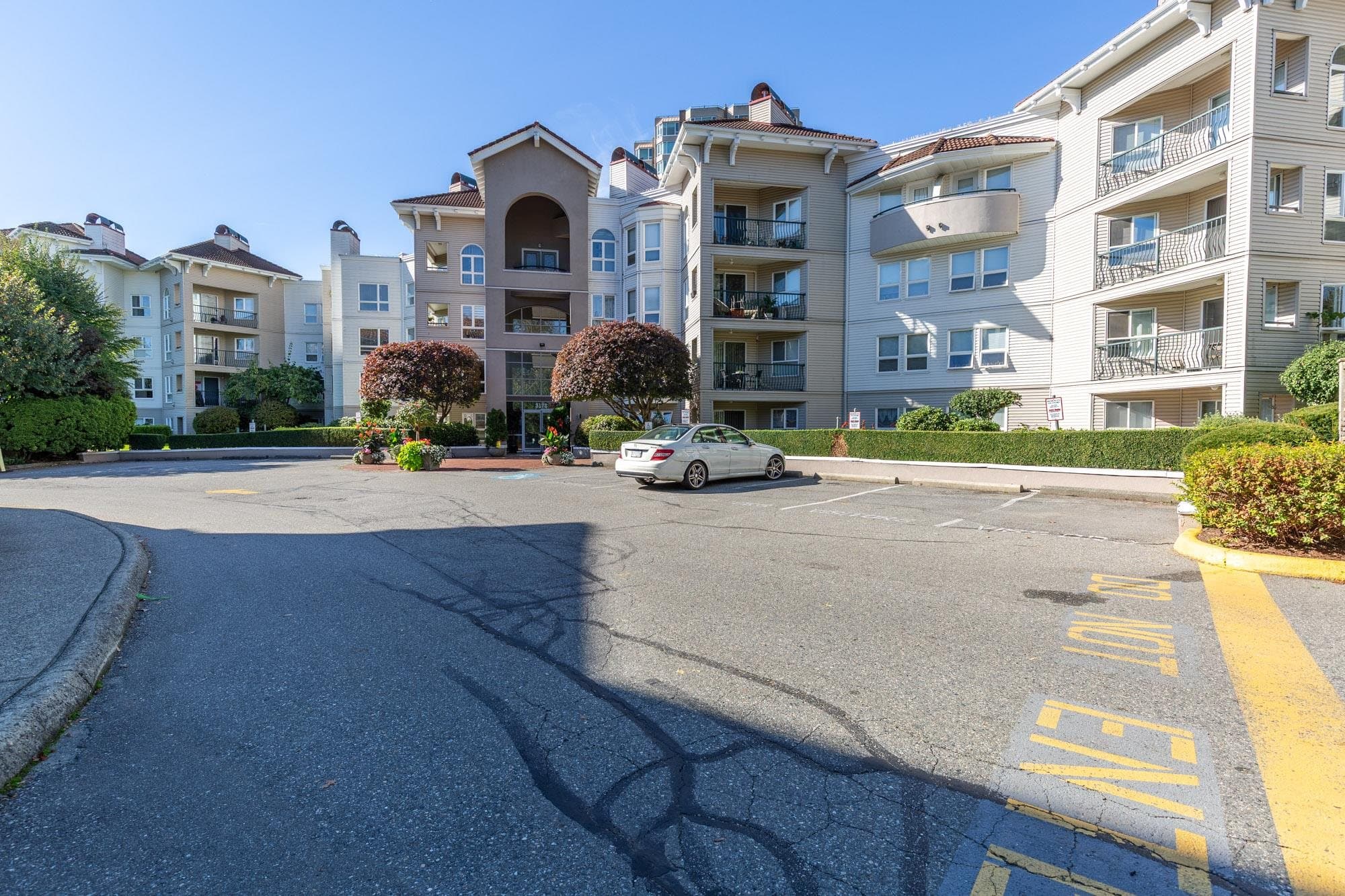 202 - 3172 Gladwin Road, Abbotsford, V2T 5T3 — photo 2