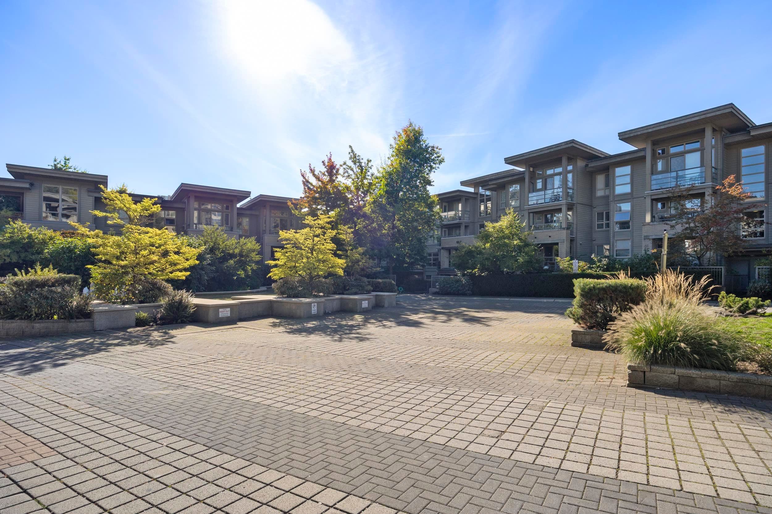 310 - 9339 University Crescent, Burnaby, V5A 4Y1 — photo 4