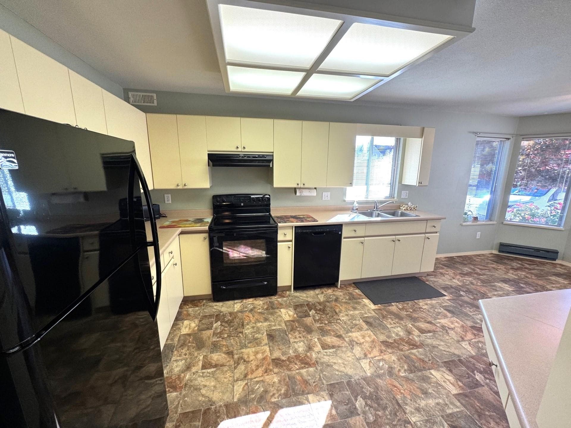 109 - 16031 82nd Avenue, Surrey, V4N 0N4 — photo 5