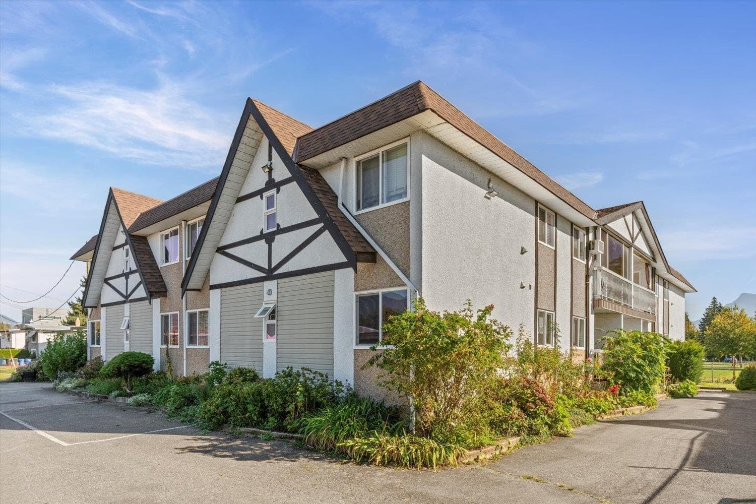203 - 9516 Rotary Street, Chilliwack, V2P 2W5 — photo 2