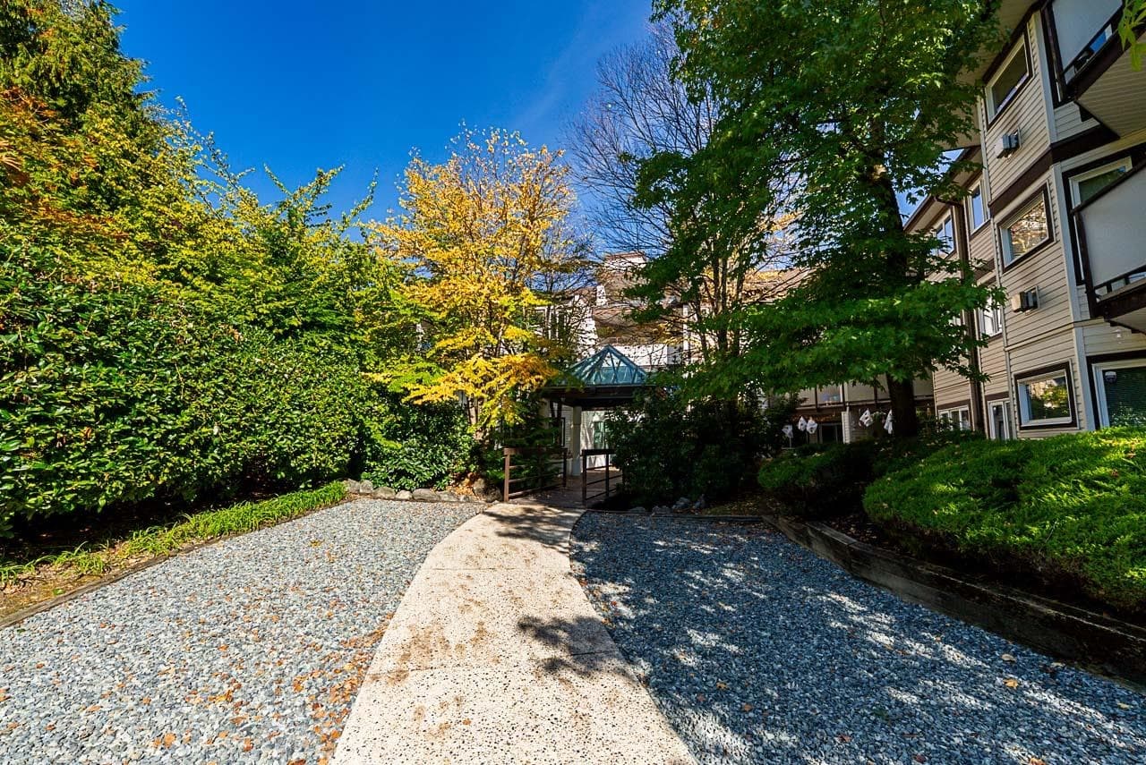 217 - 7139 18th Avenue, Burnaby, V3N 4Z3 — photo 4