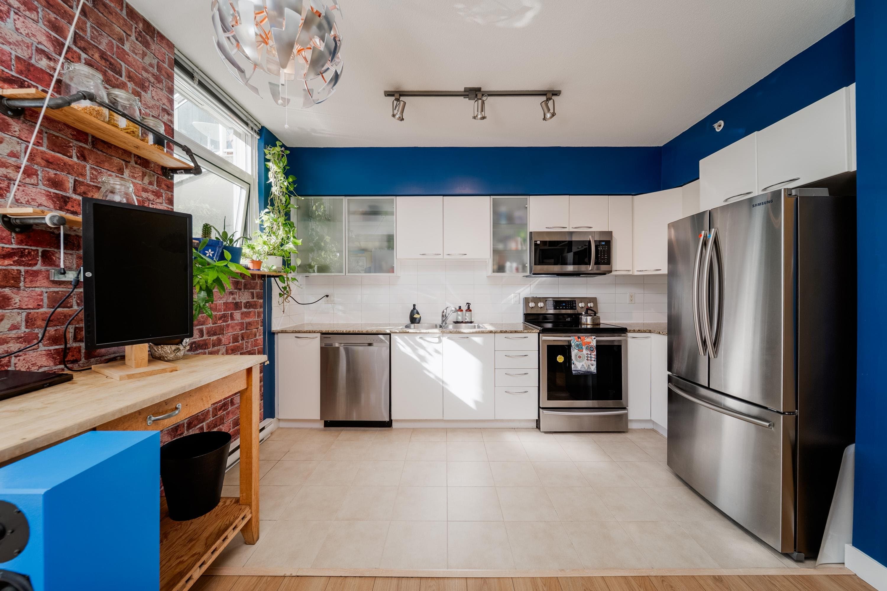 420 - 4028 Knight Street, Vancouver, V5N 5Y8 — photo 2