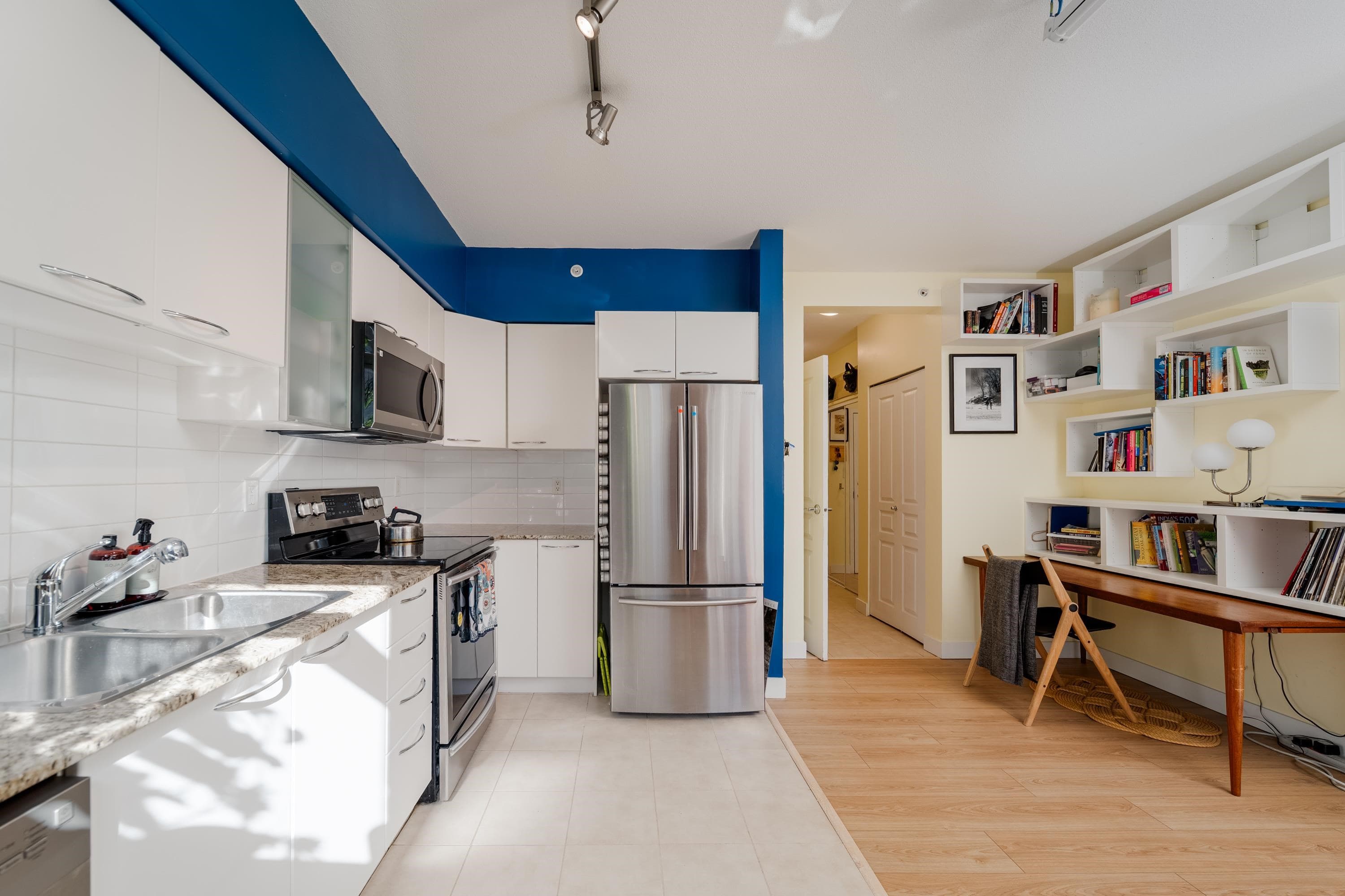 420 - 4028 Knight Street, Vancouver, V5N 5Y8 — photo 3