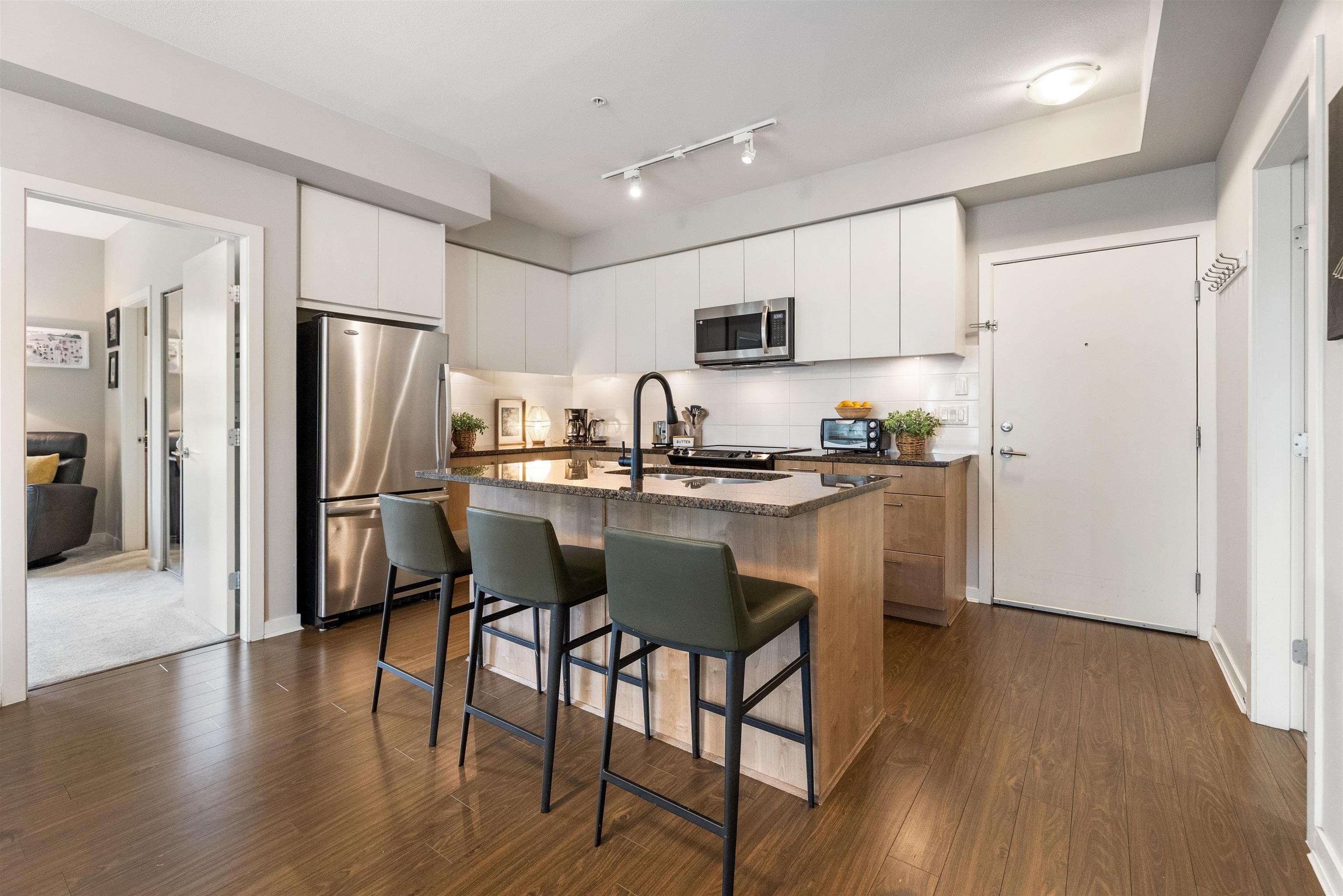 303 - 6450 194 Street, Surrey, V4N 6J8 — photo 3
