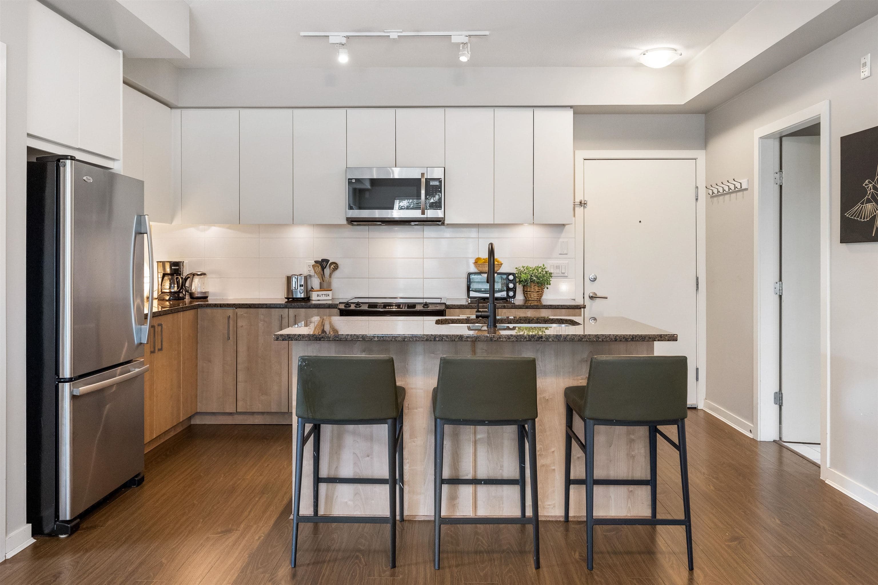 303 - 6450 194 Street, Surrey, V4N 6J8 — photo 4