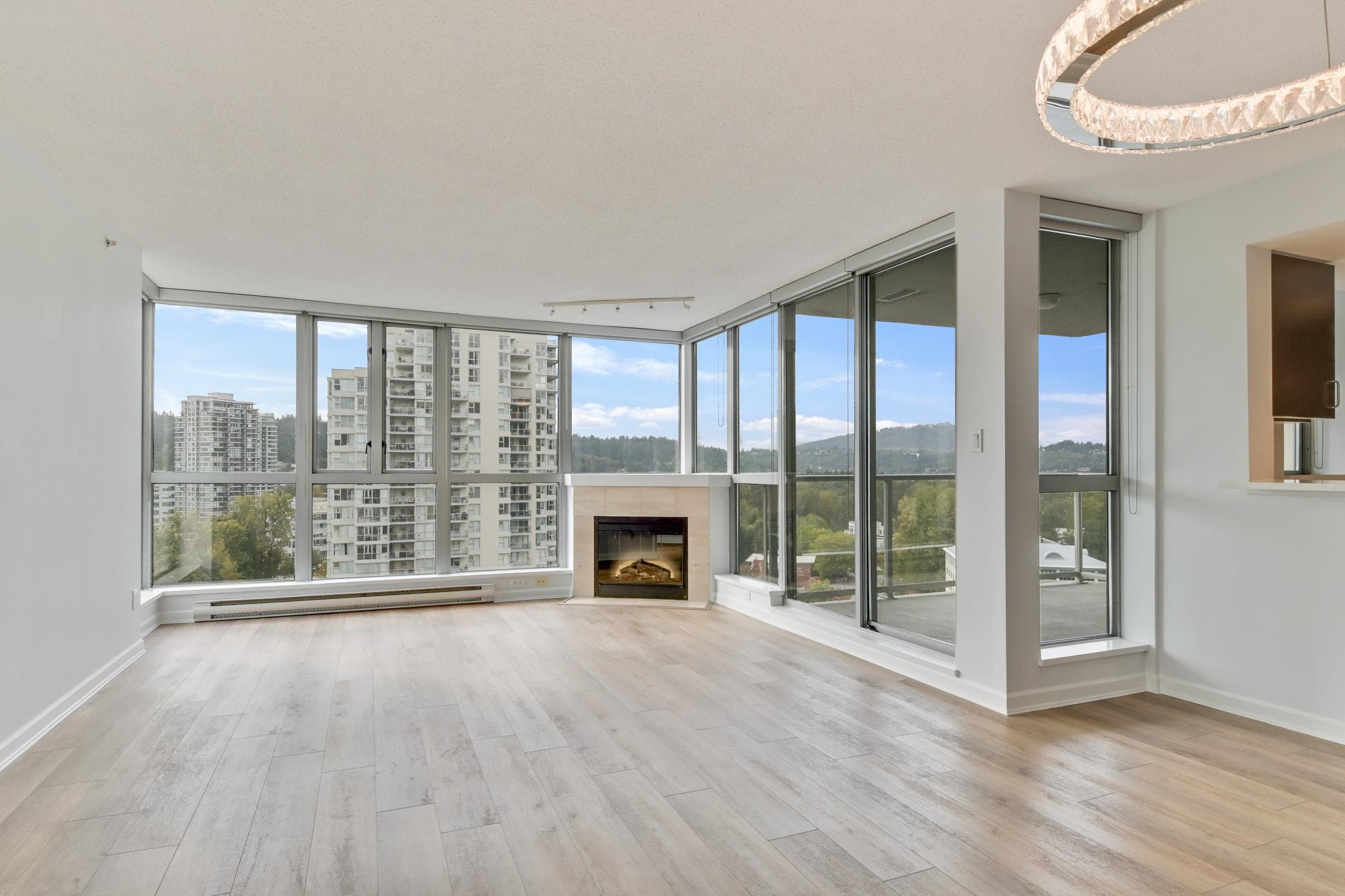 1303 - 295 Guildford Way, Port Moody, V3H 5N3 — photo 4