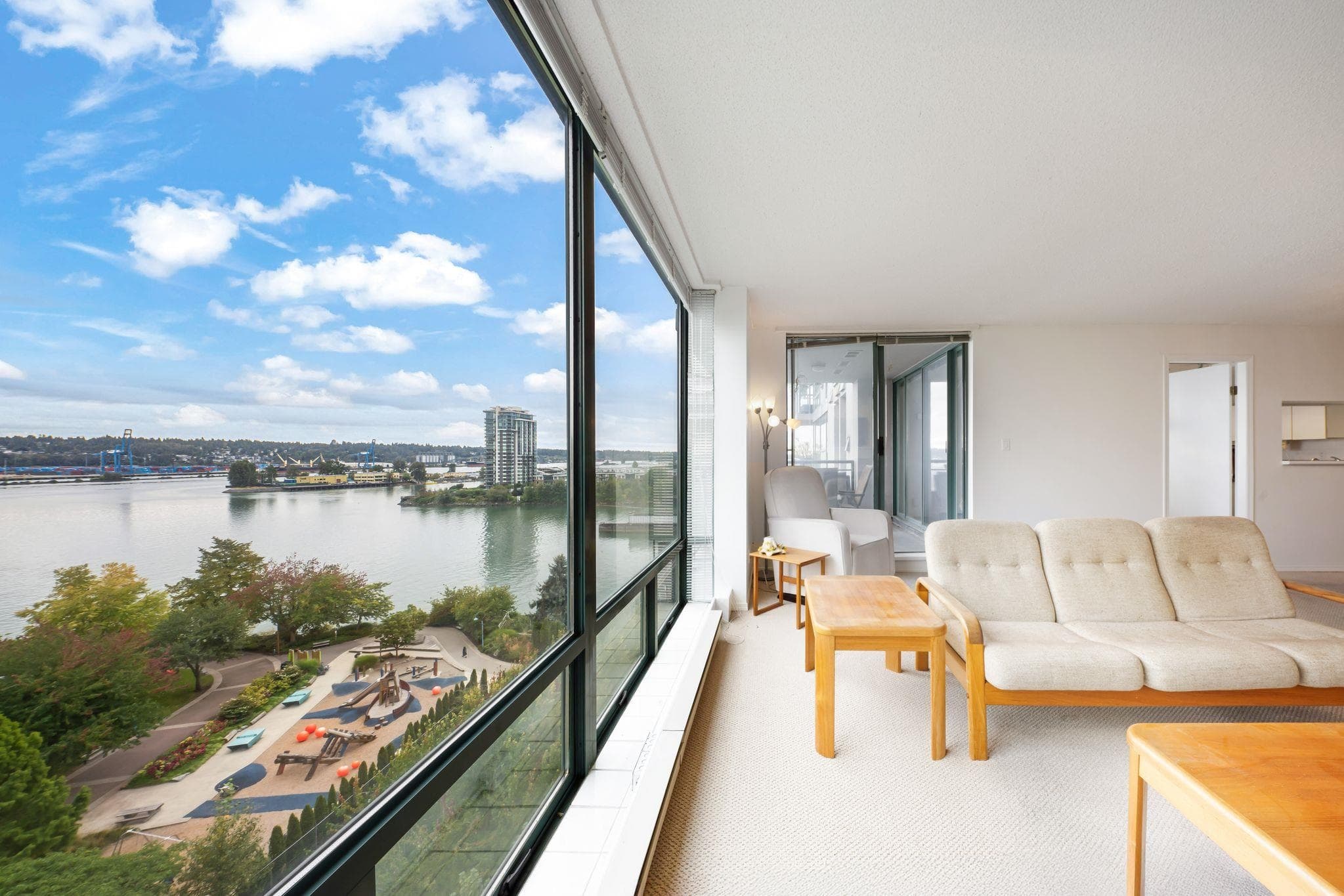 1001 - 8 Laguna Court, New Westminster, V3M 6M6 — photo 2