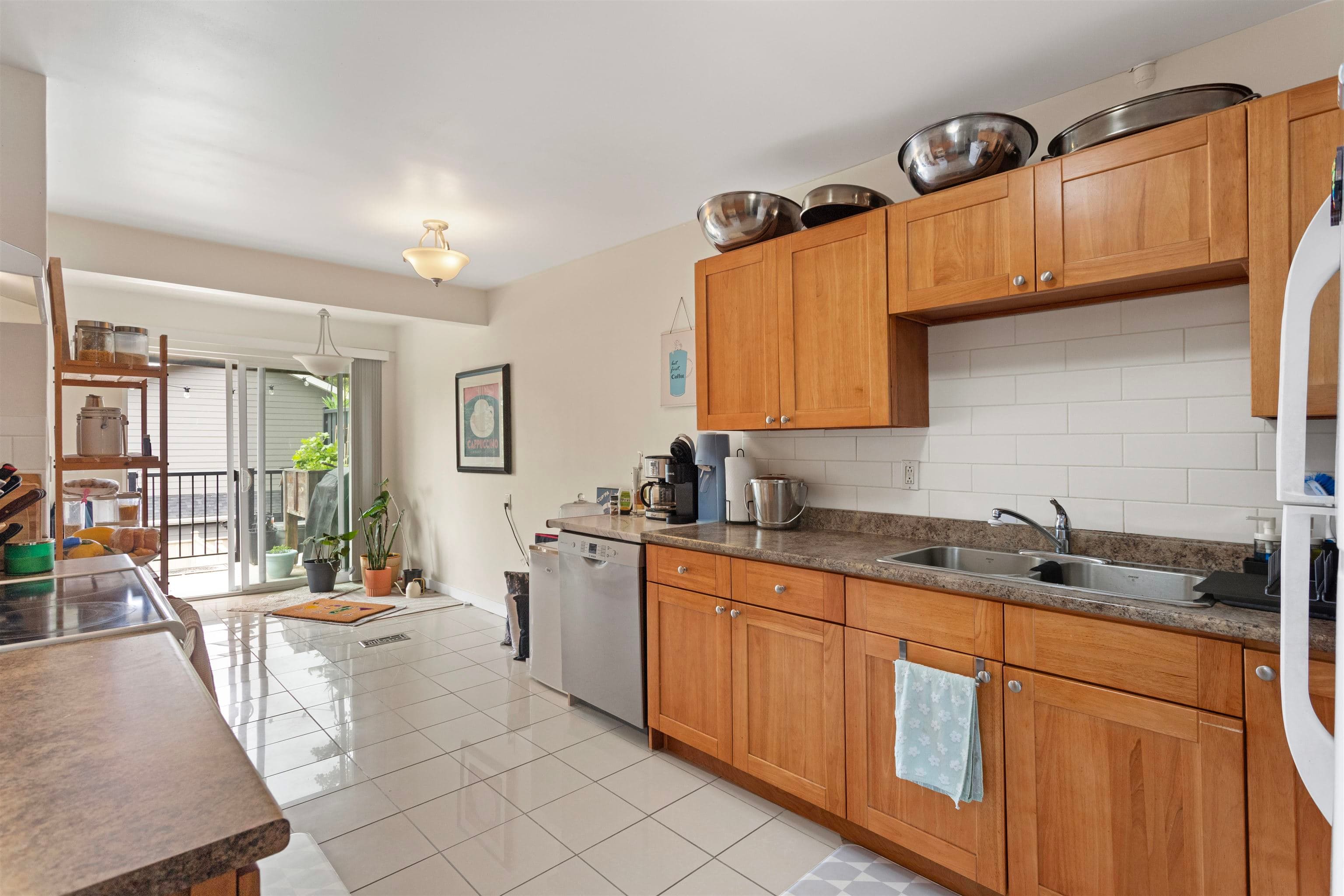 3423 Edinburgh Street, Port Coquitlam, V3B 4K4 — photo 5
