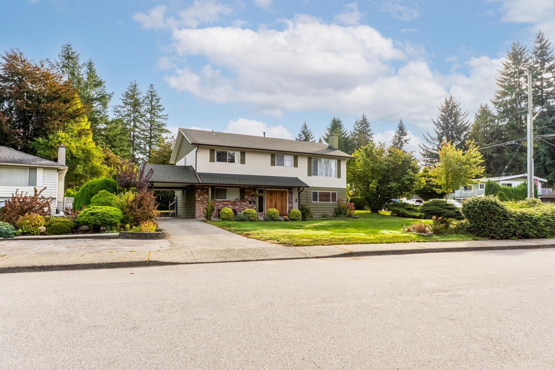 661 Cypress Street, Coquitlam, V3J 6L3 — photo 3