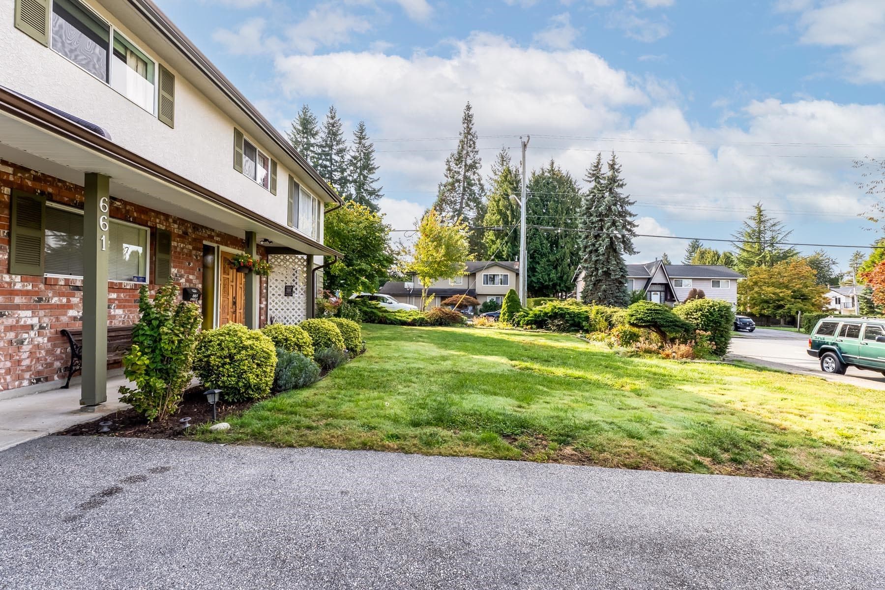 661 Cypress Street, Coquitlam, V3J 6L3 — photo 4